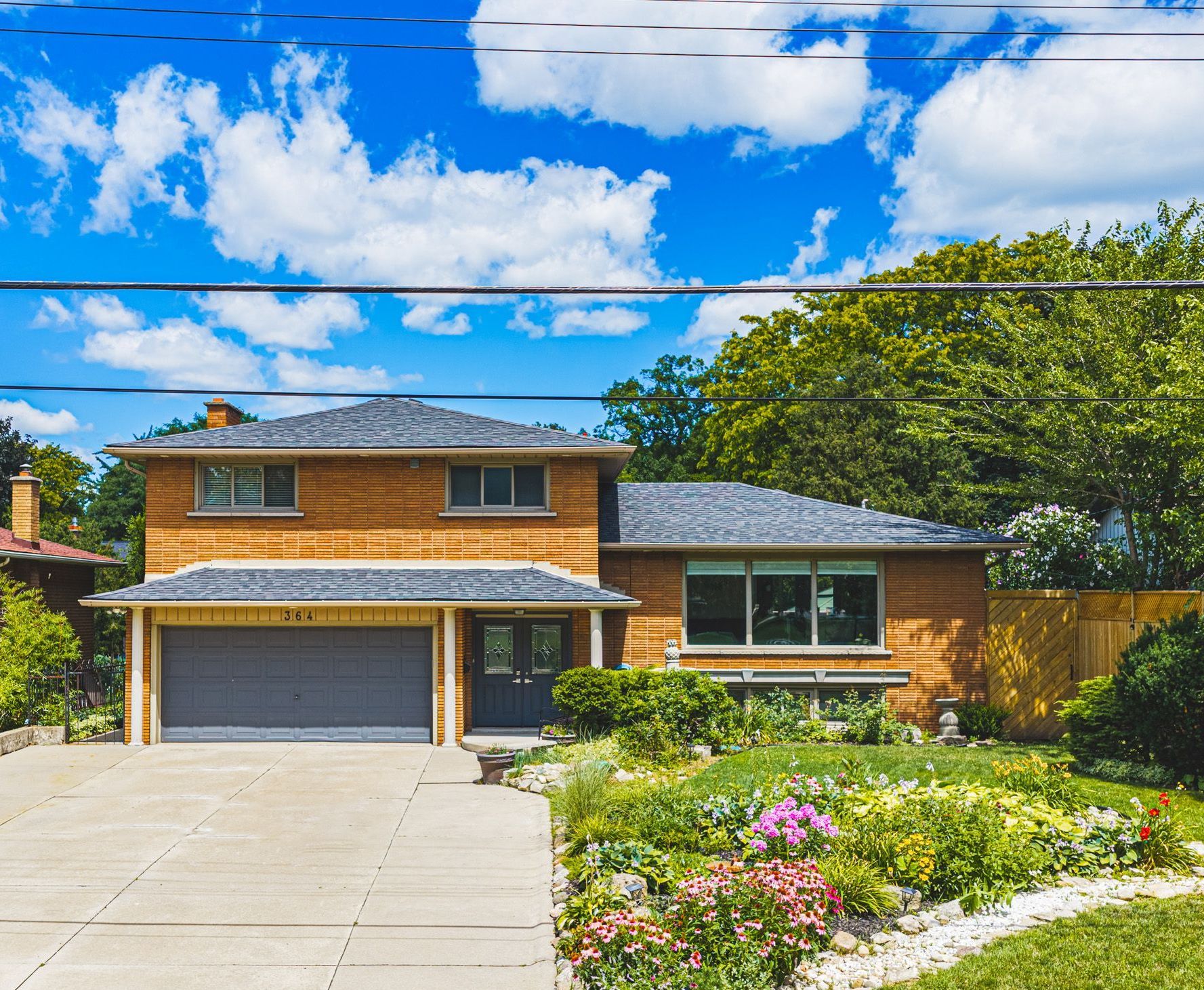 364 Fennell Avenue W, Hamilton, On L9c 1g4