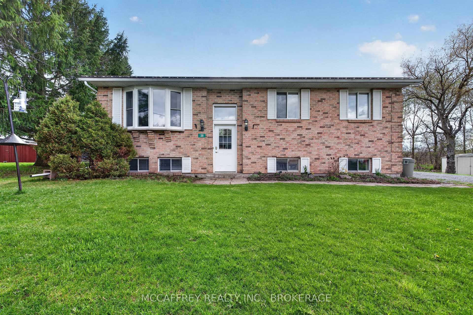 38 William Street, Stone Mills, On K0k 2s0