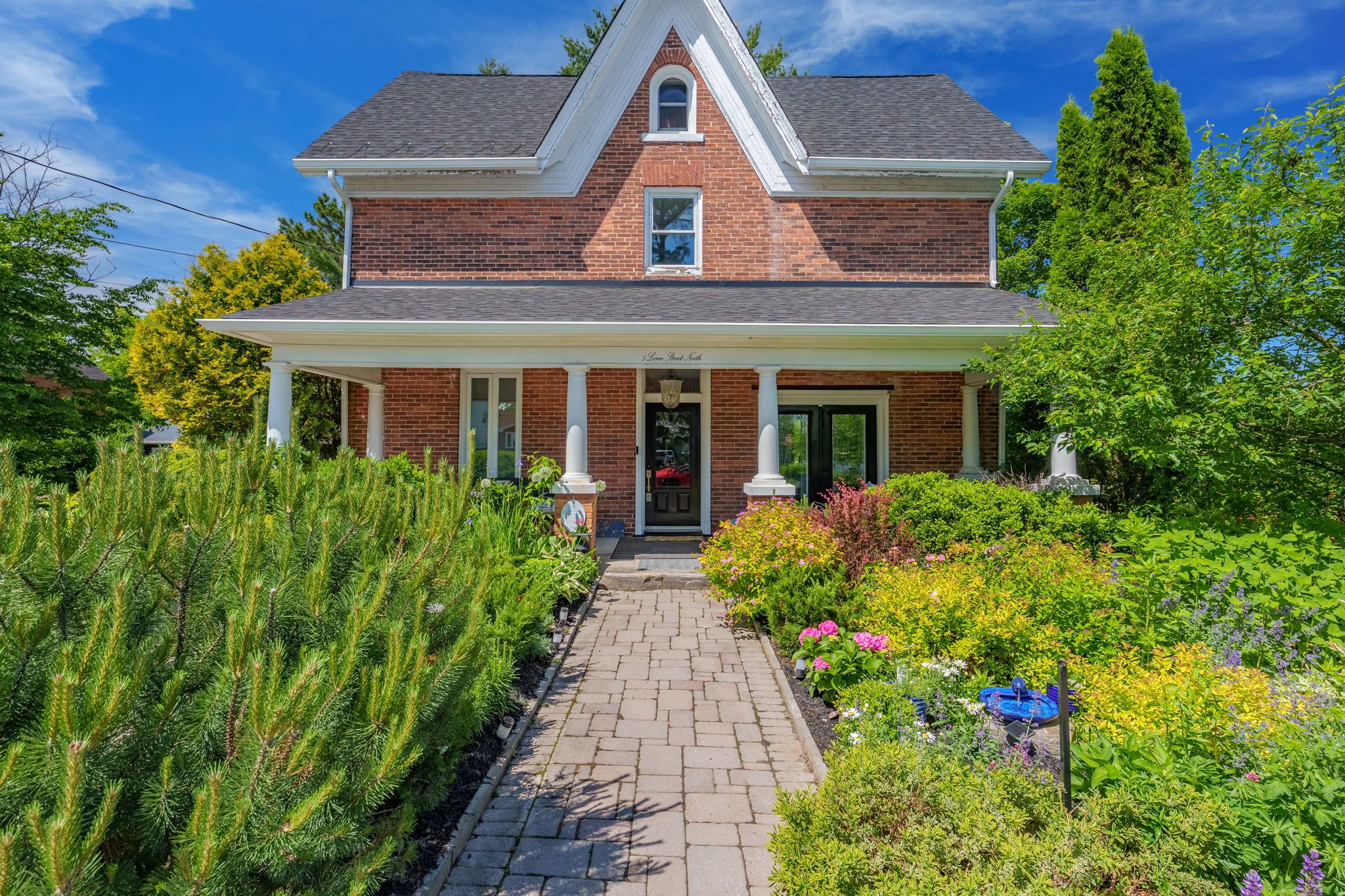 5 Lorne Street N, Huntsville, On P1h 2g1