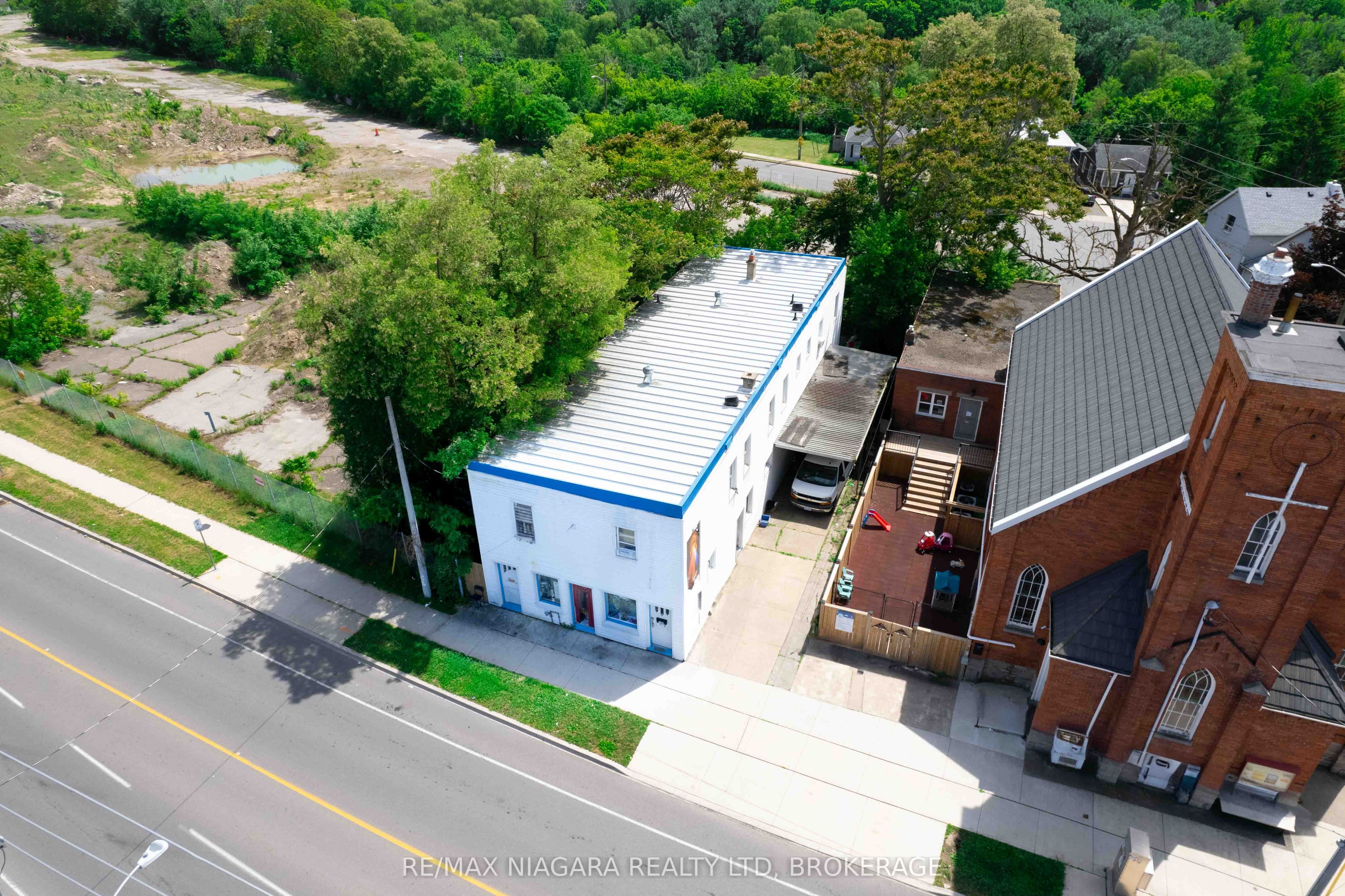 126 Queenston Street, St. Catharines, On L2r 2z7