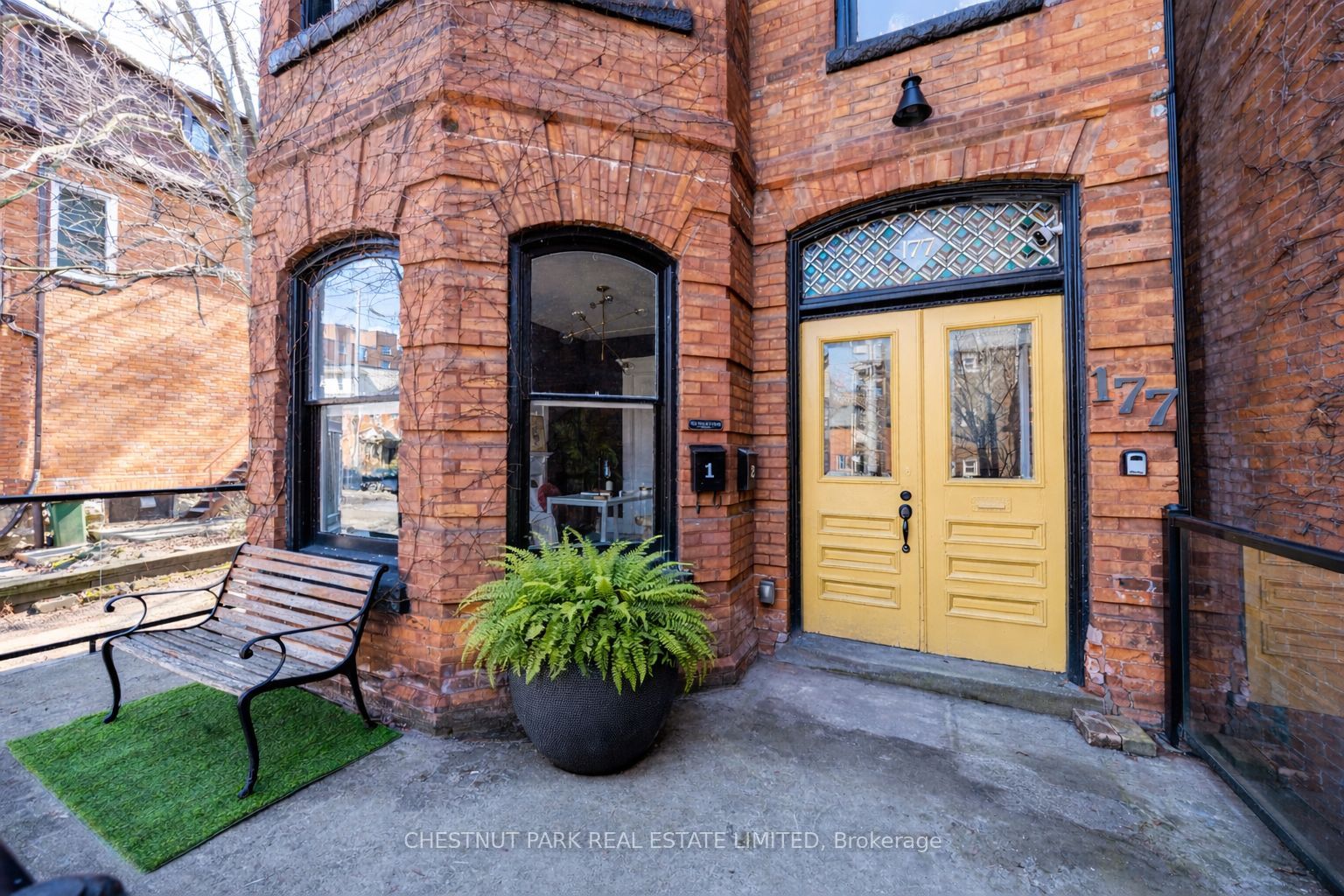 177 Charlton Avenue W, Hamilton, On L8p 2c8