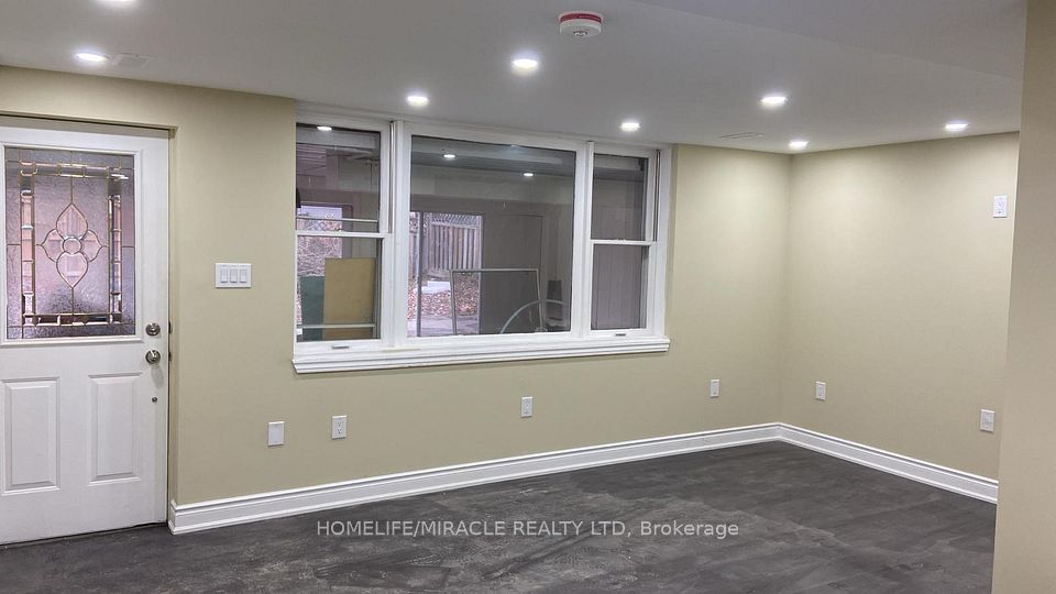 25 Thornridge Crescent Main Floor, Kitchener, On N2m 4v9