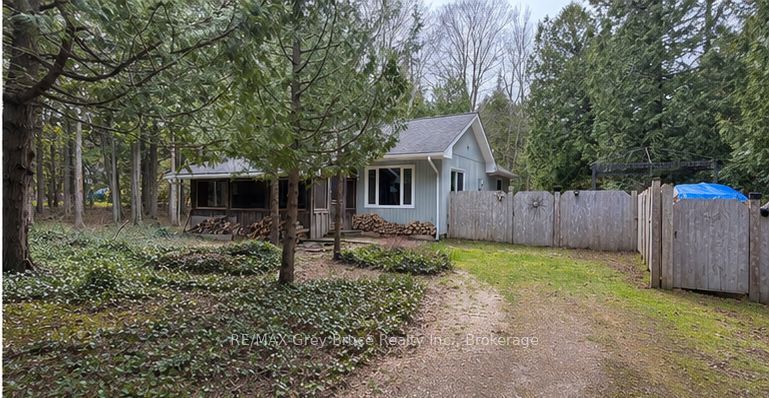 52 Spry Lake Road, South Bruce Peninsula, On N0h 2t0