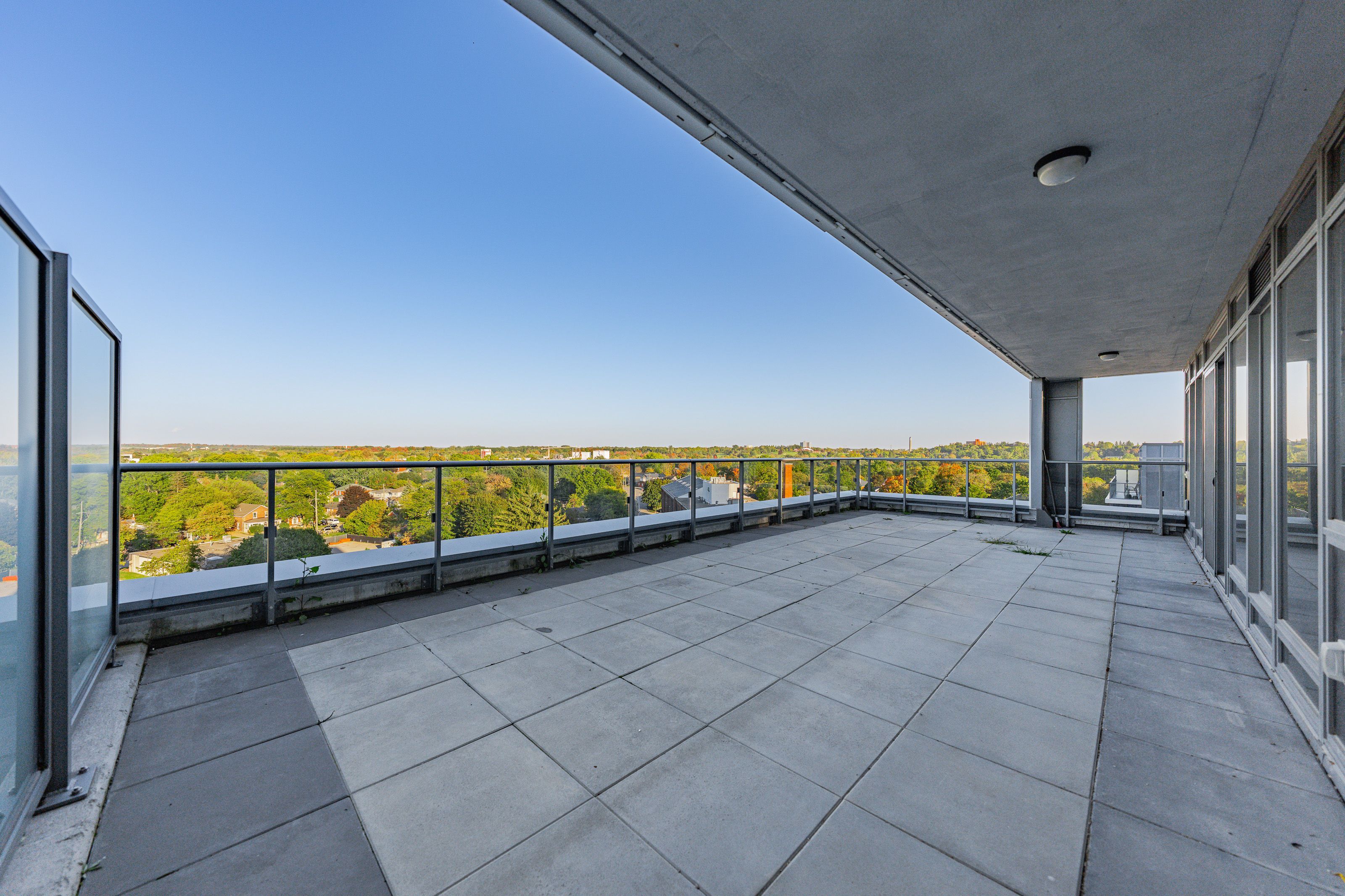 73 Arthur Street 802, Guelph, On N1e 0s6