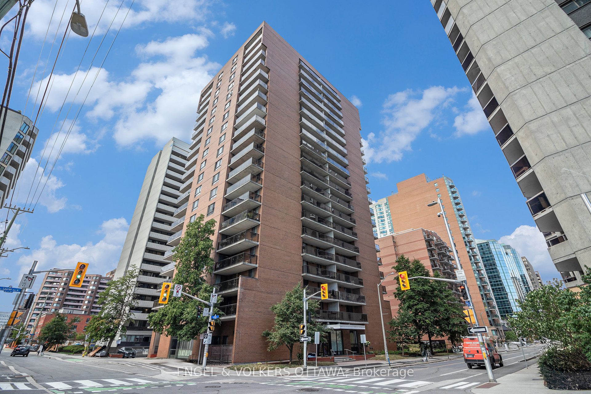 475 Laurier Avenue W 907, Ottawa Centre, On K1r 7x1