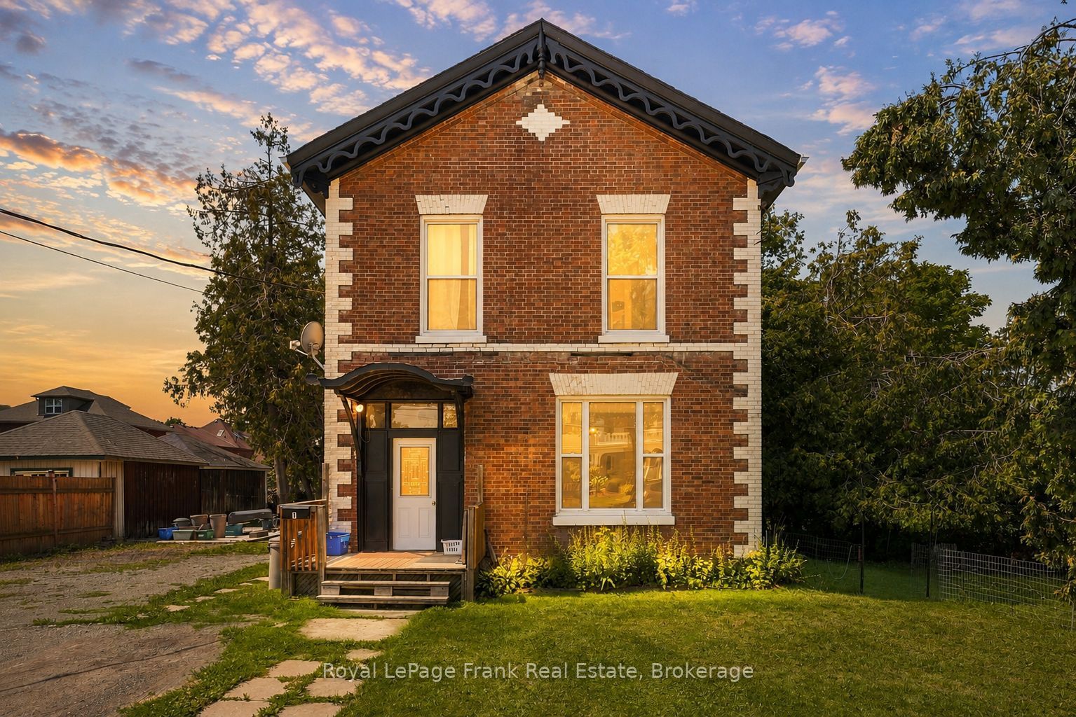 25 Mill Street, Kawartha Lakes, On K9v 2k9