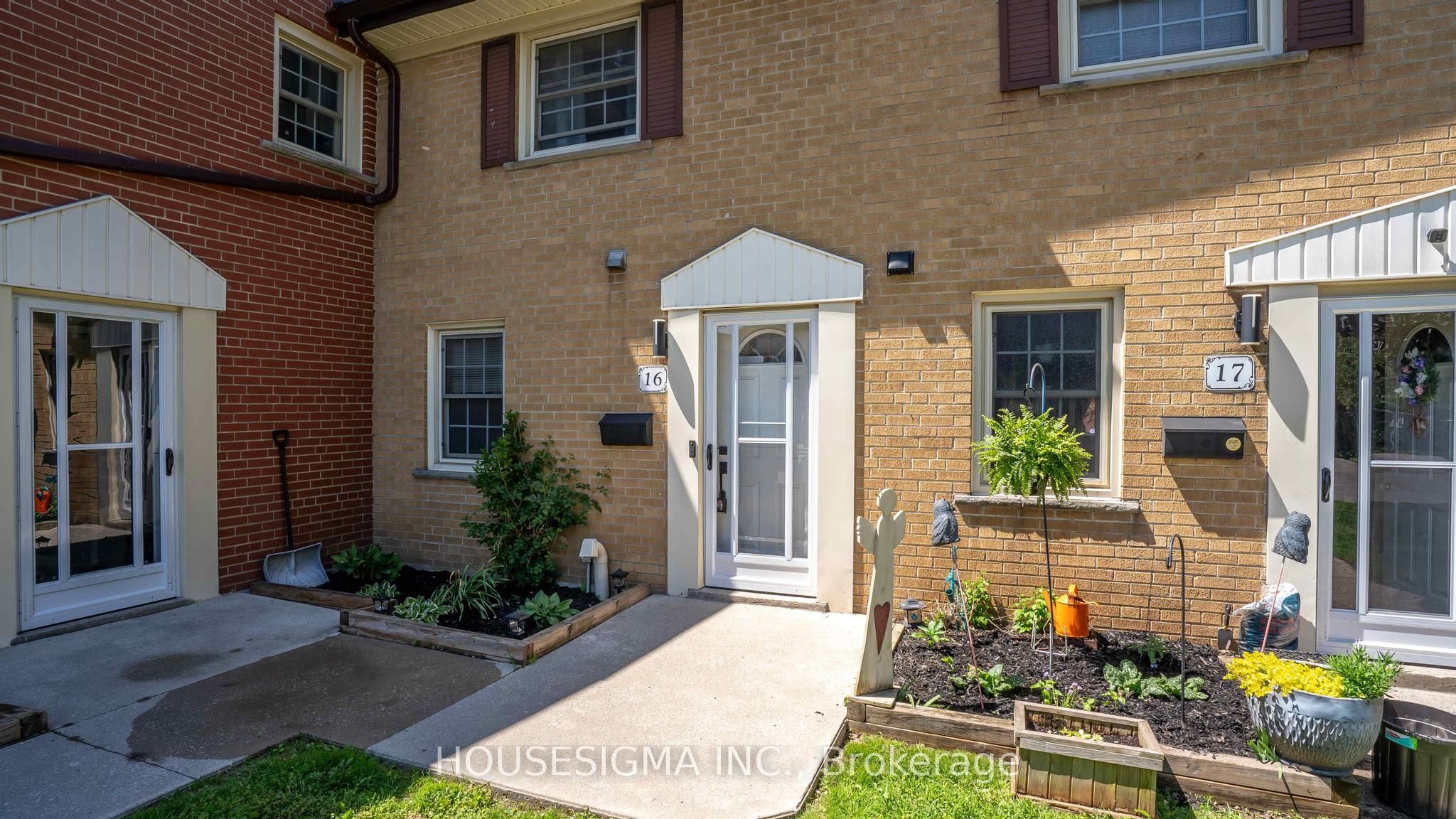 16 Arbour Glen Crescent, London East, On N5y 1z9