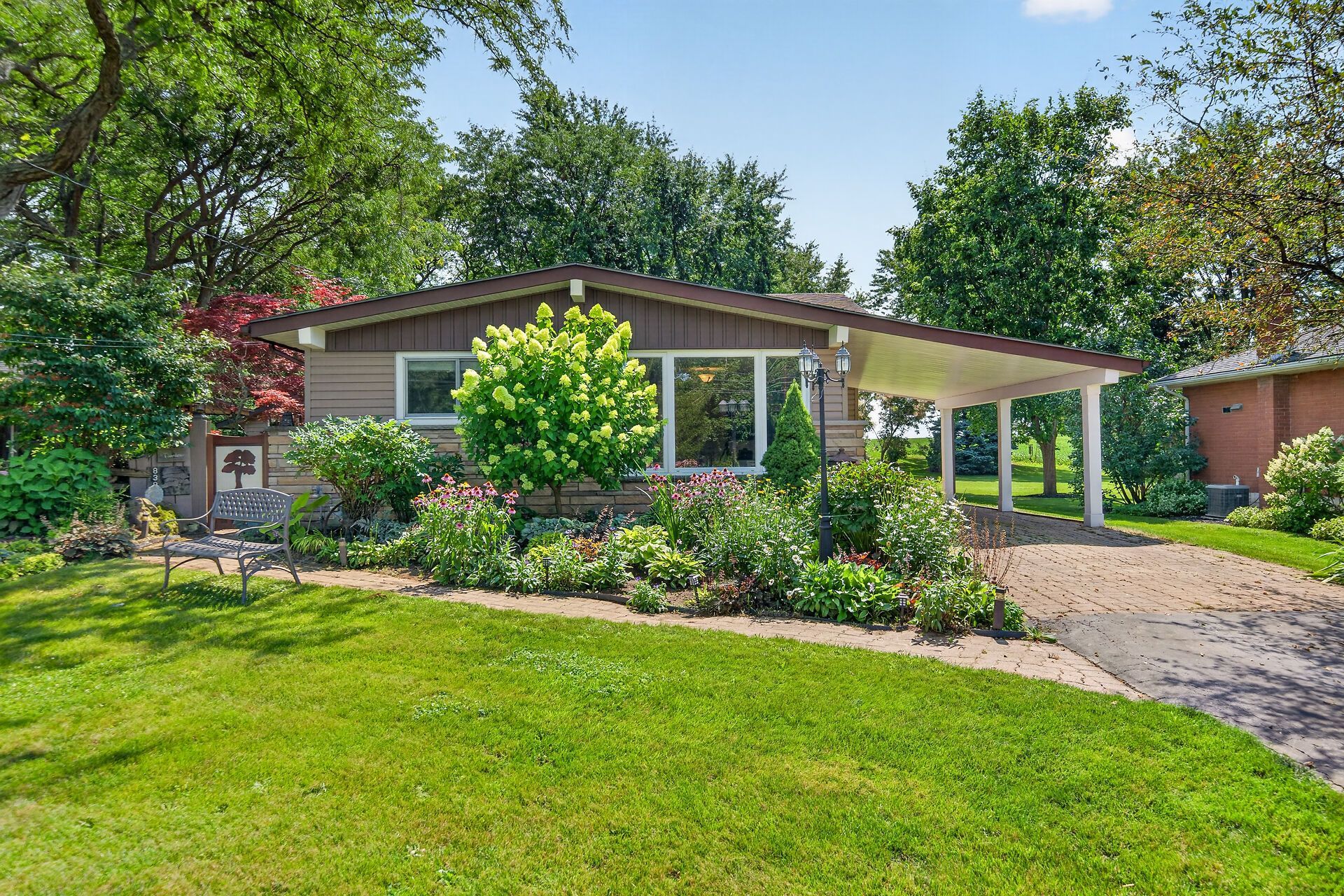 8399 Dickenson Road E, Hamilton, On L0r 1w0