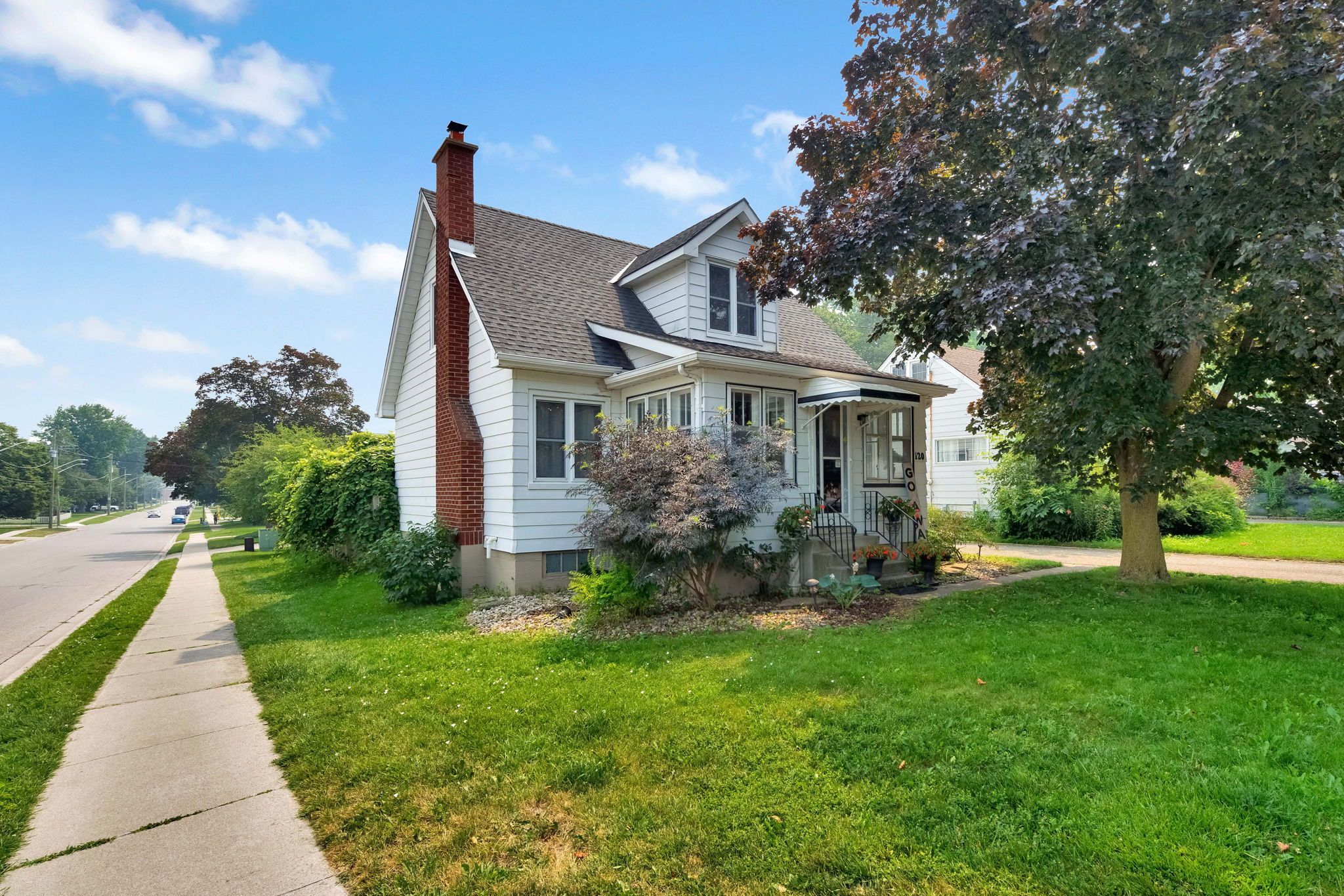 120 Sydenham Street, Woodstock, On N4s 7b5