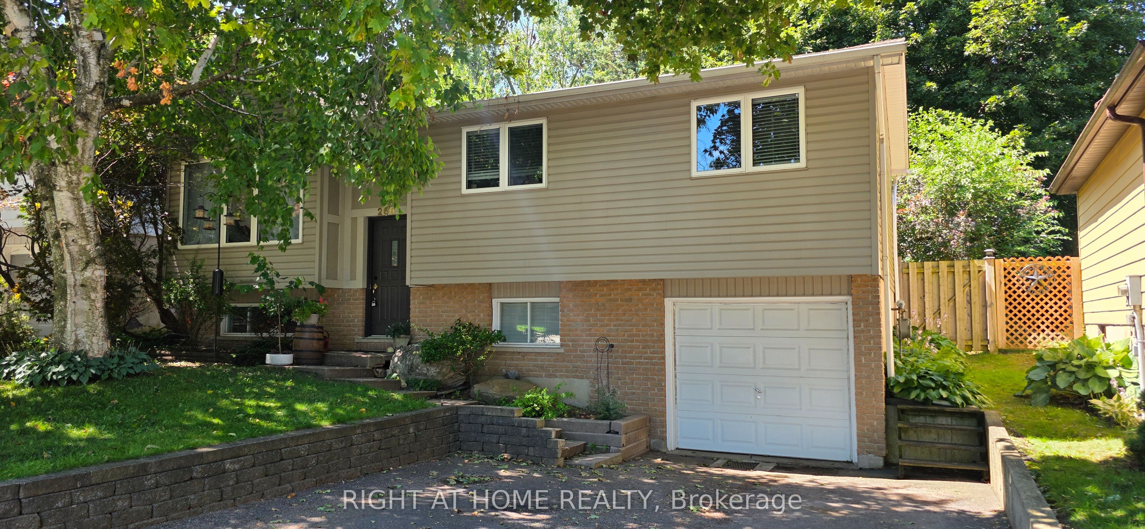 266 Gunn Avenue, Cambridge, On N3c 3e5