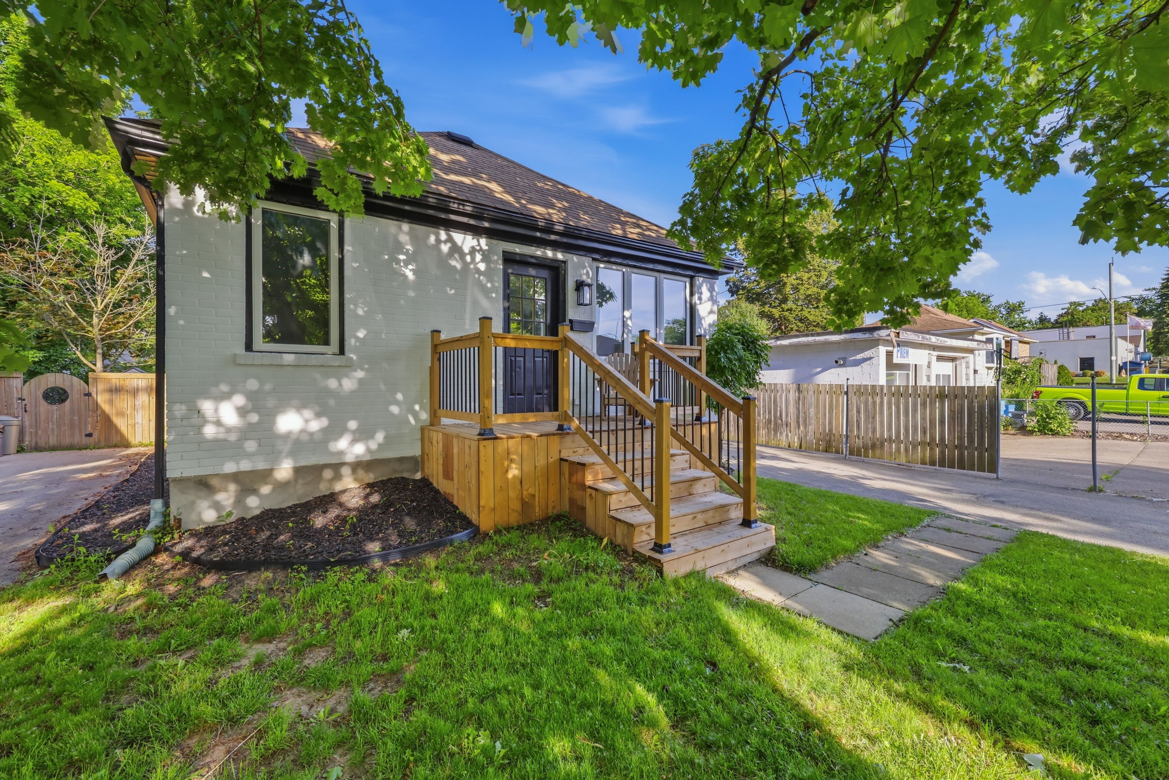 70 Mackay Avenue, London South, On N6j 2v5