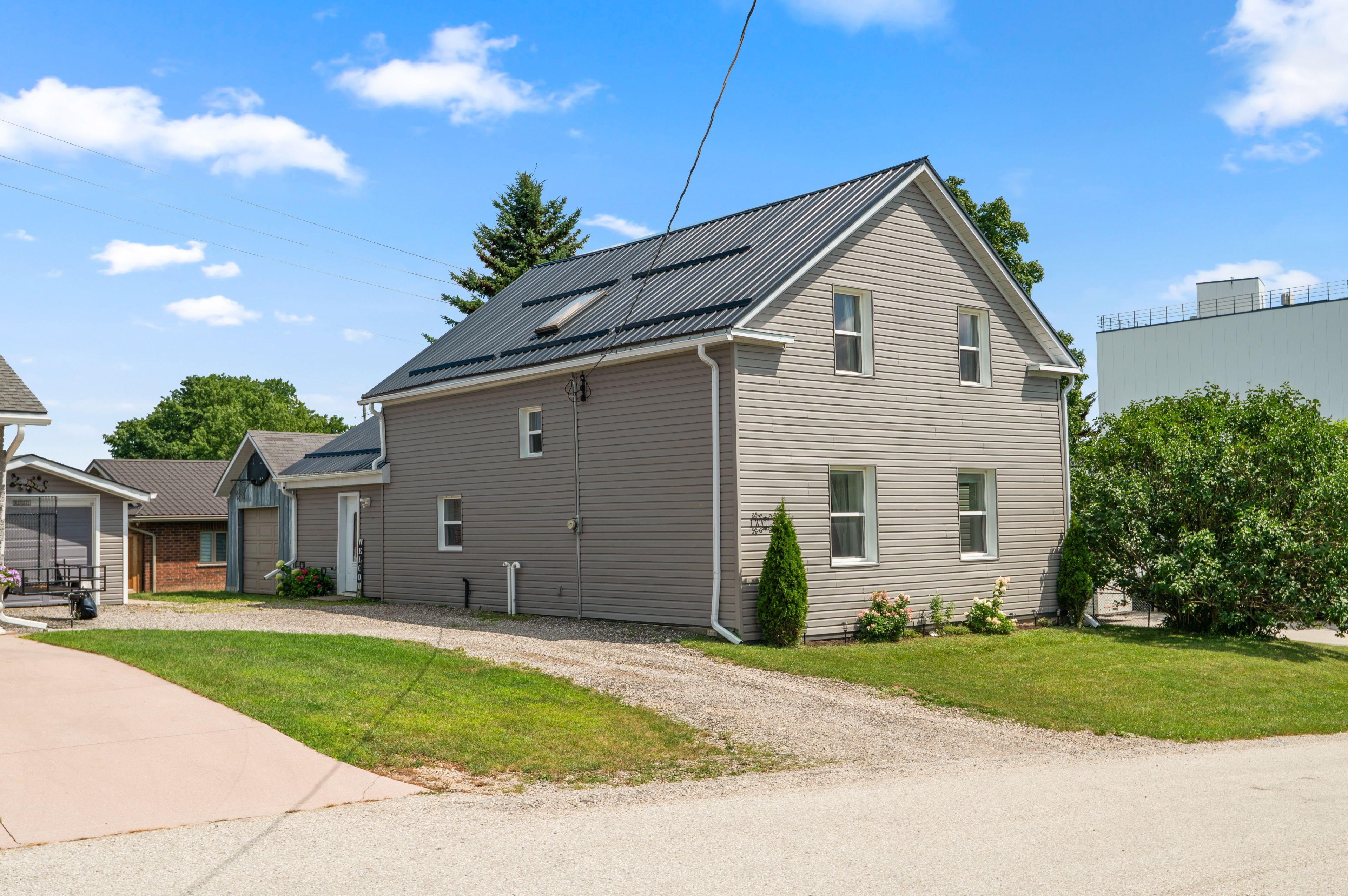 1 Wall Street, South Bruce, On N0g 2s0