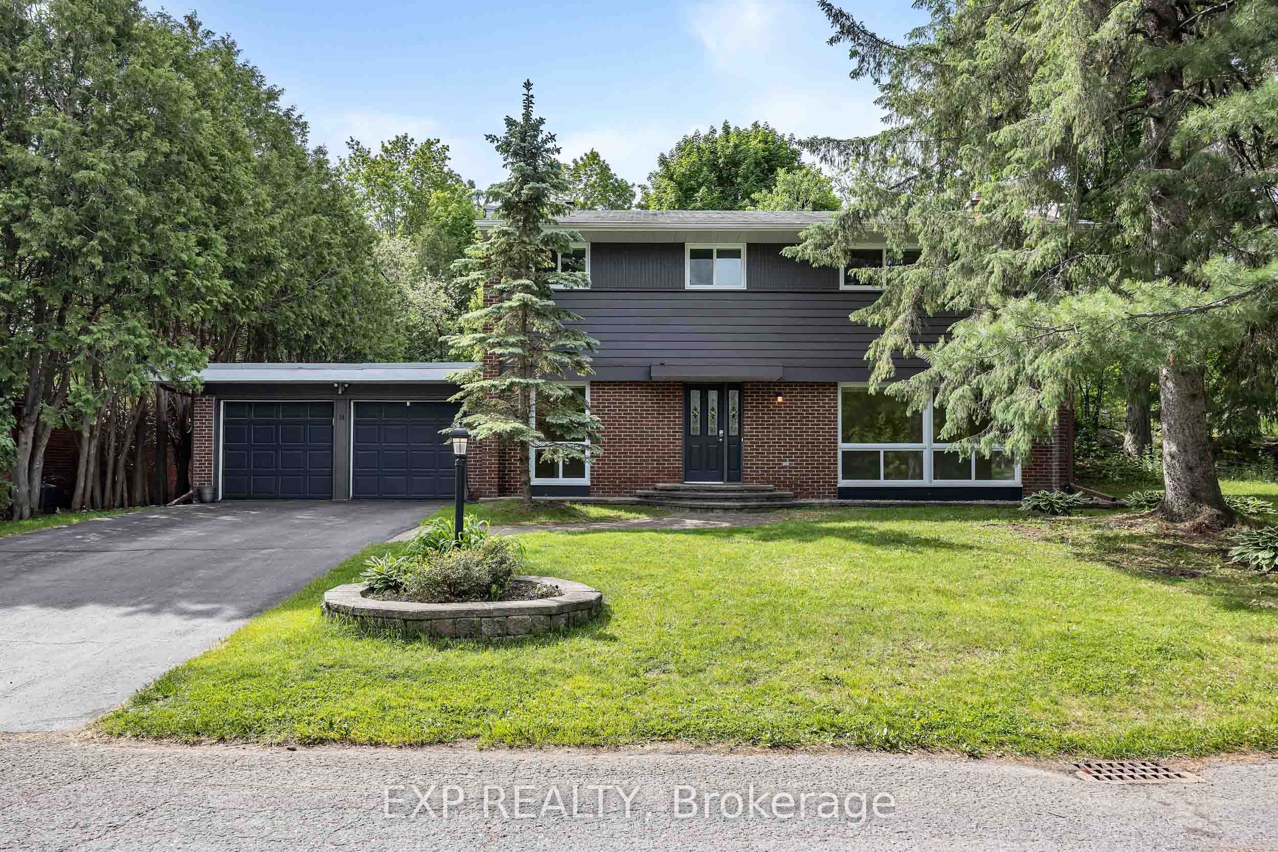 14 Carr Crescent, Kanata, On K2k 1k4