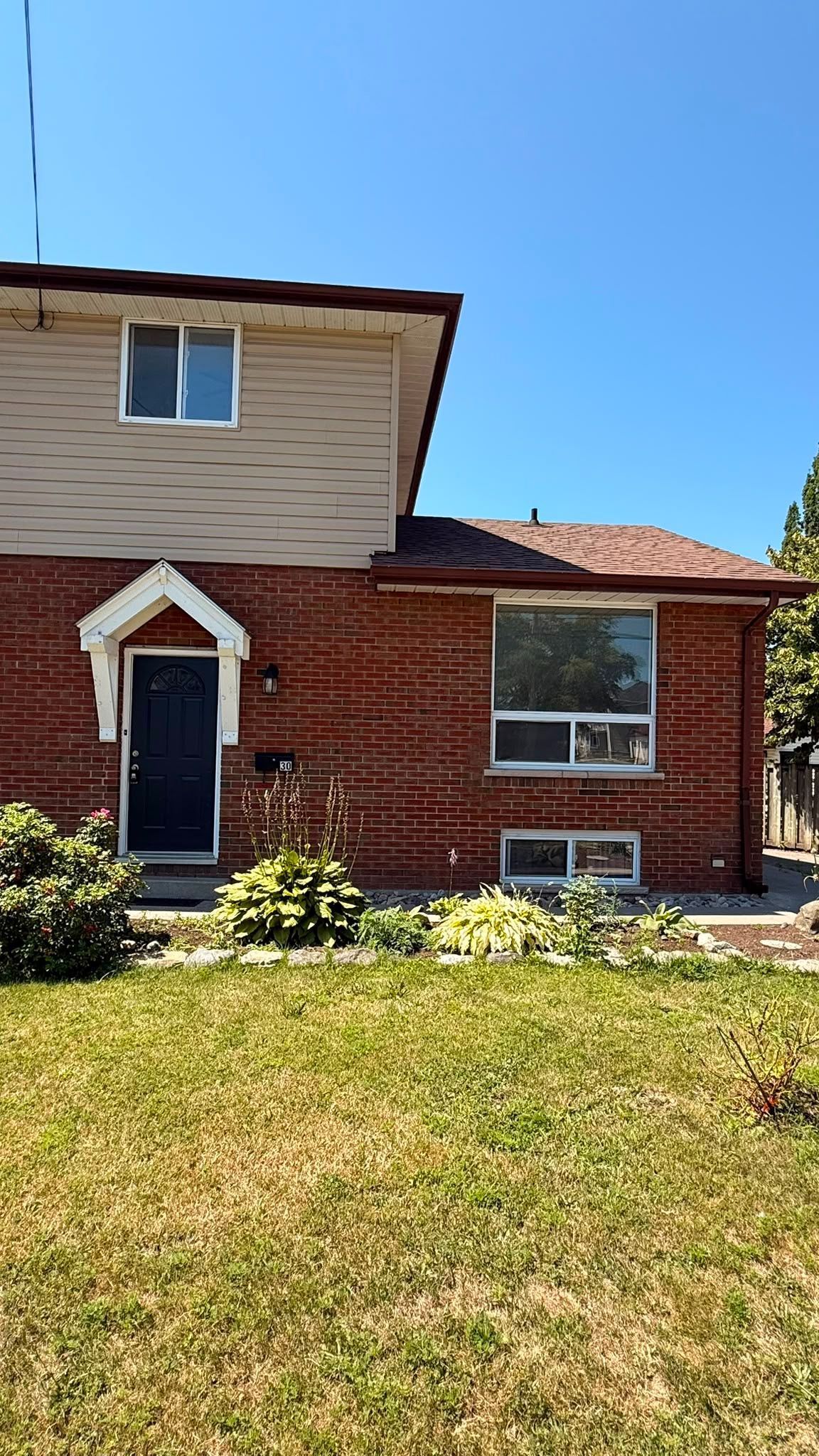 30 West Street, Quinte West, On K8v 6g8