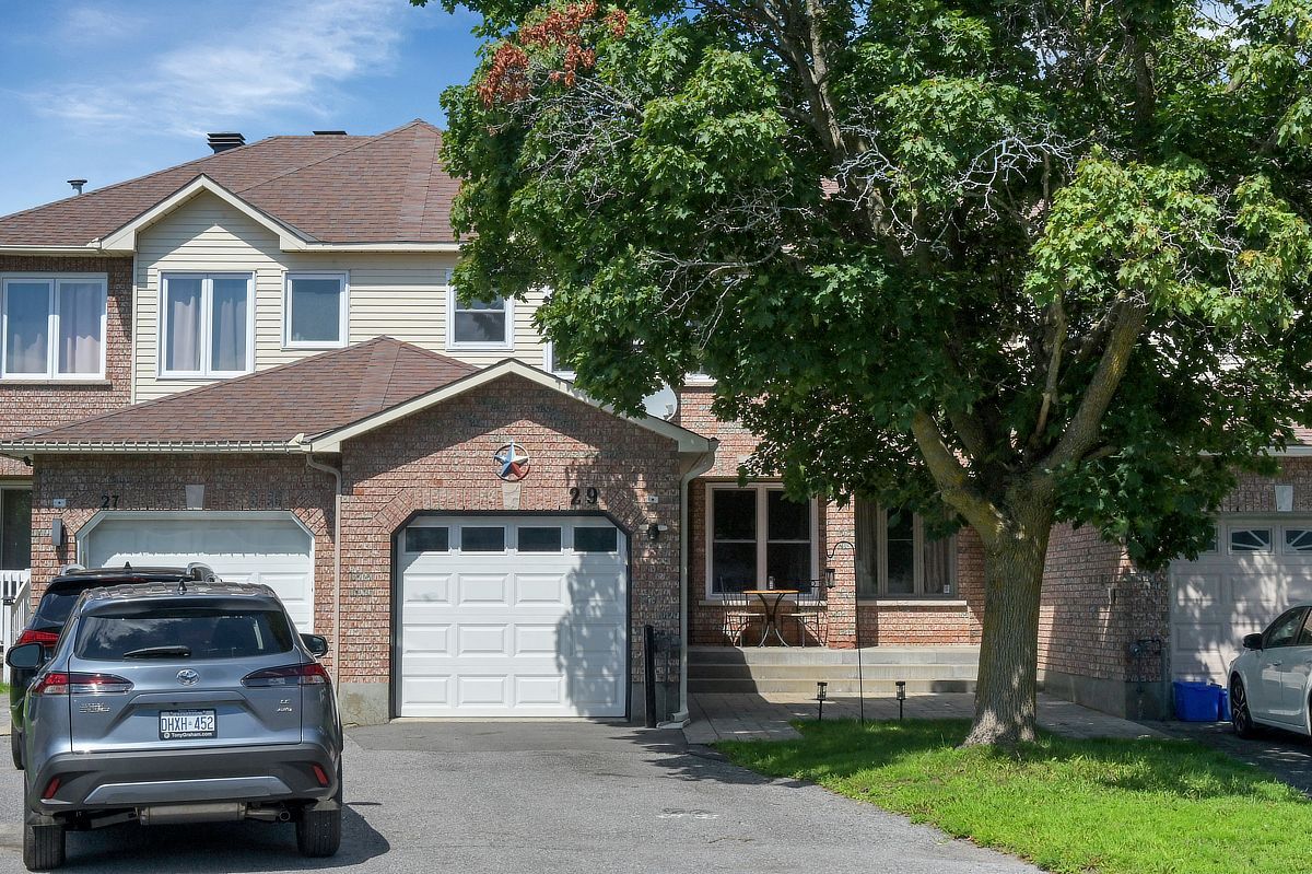 29 Grenadier Way, Barrhaven, On K2j 4l3