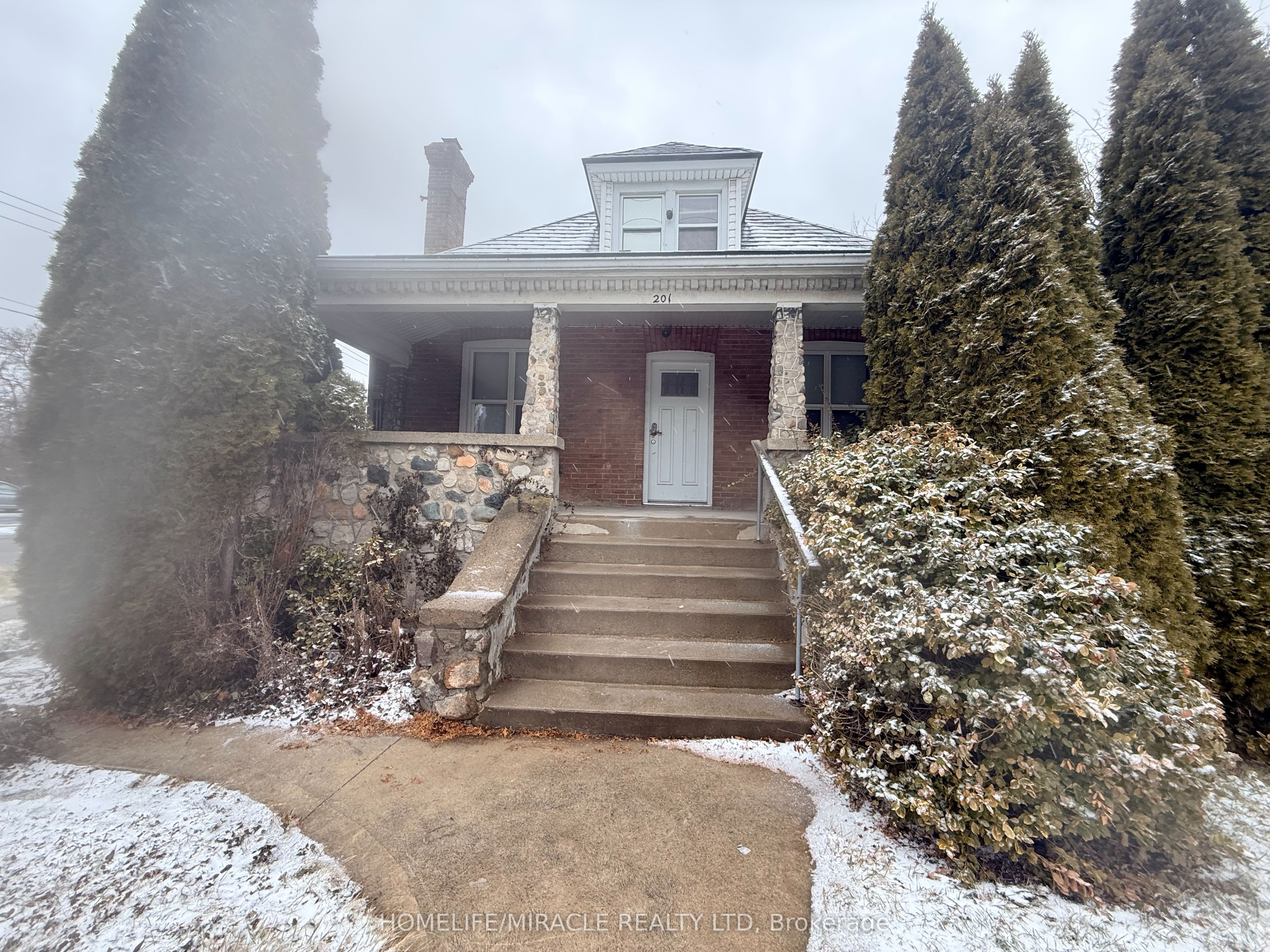 201 Grand Avenue, Chatham-Kent, On N7l 1c2
