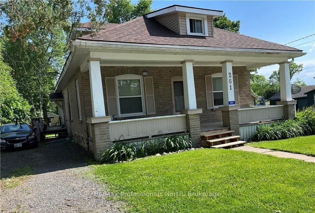 261 Hotchkiss Street, Gravenhurst, On P1p 1h7