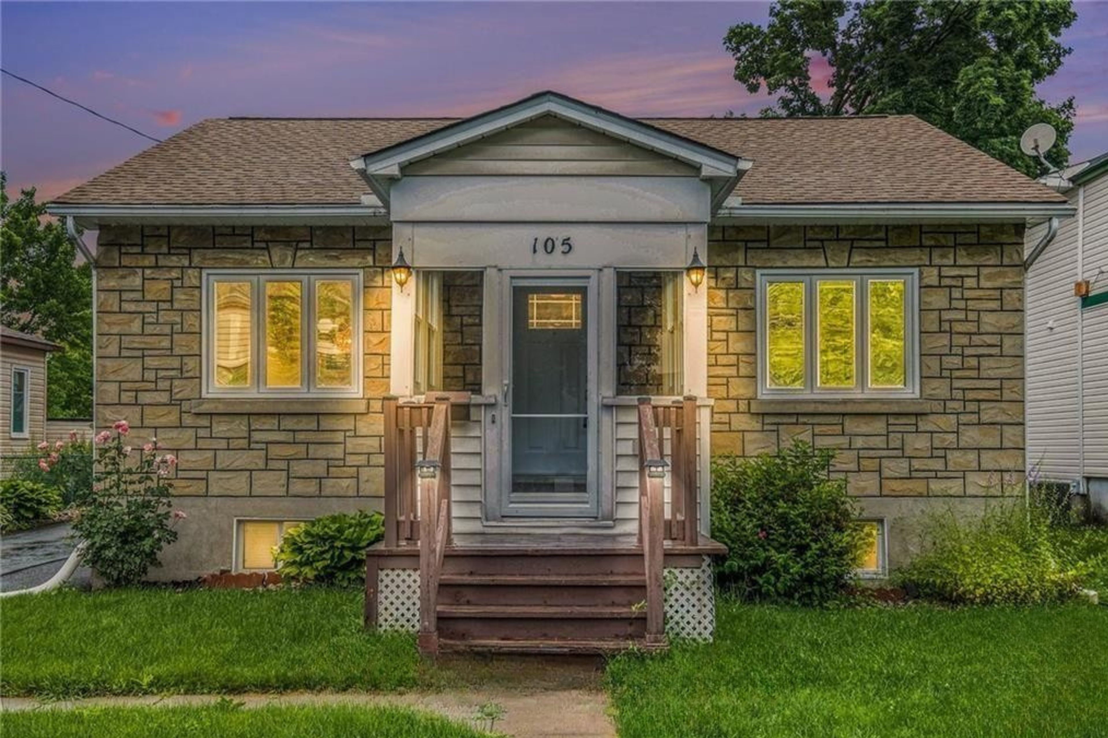 105 Mailes Avenue, Westboro - Hampton Park, On K1z 6v5