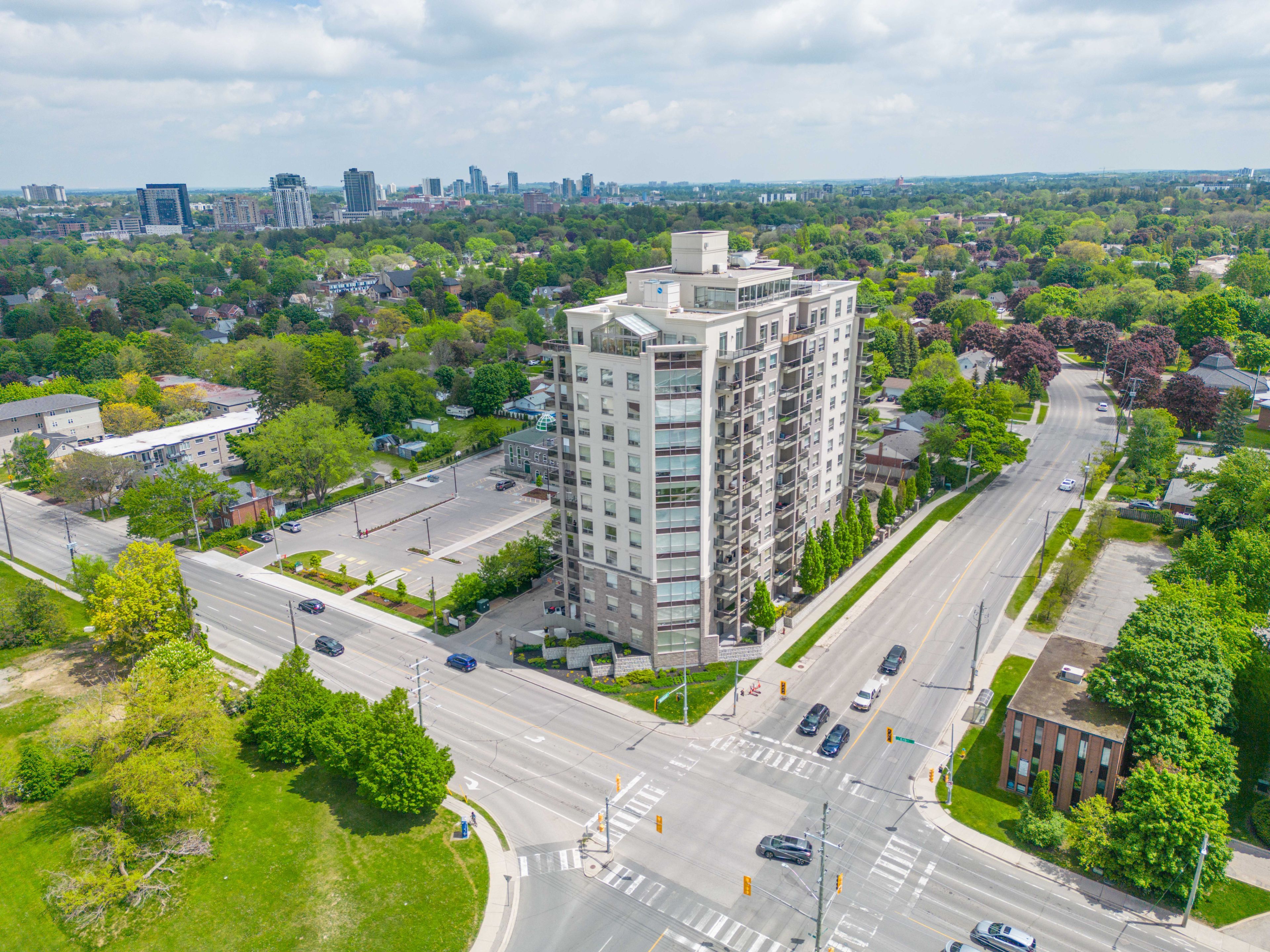 223 Erb Street W 405, Waterloo, On N2l 0b3
