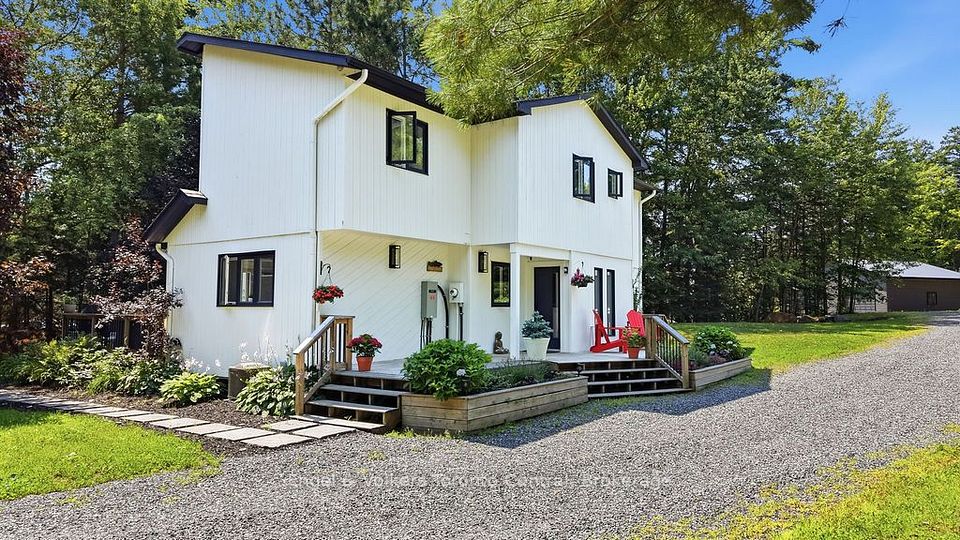 8 Bartlett Drive, Seguin, On P2a 2w8