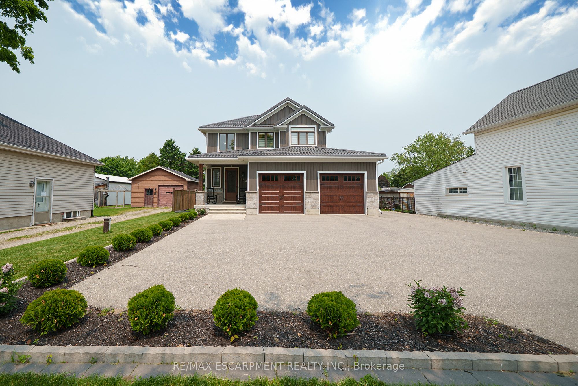 166 King Street, Brant, On N0e 1a0