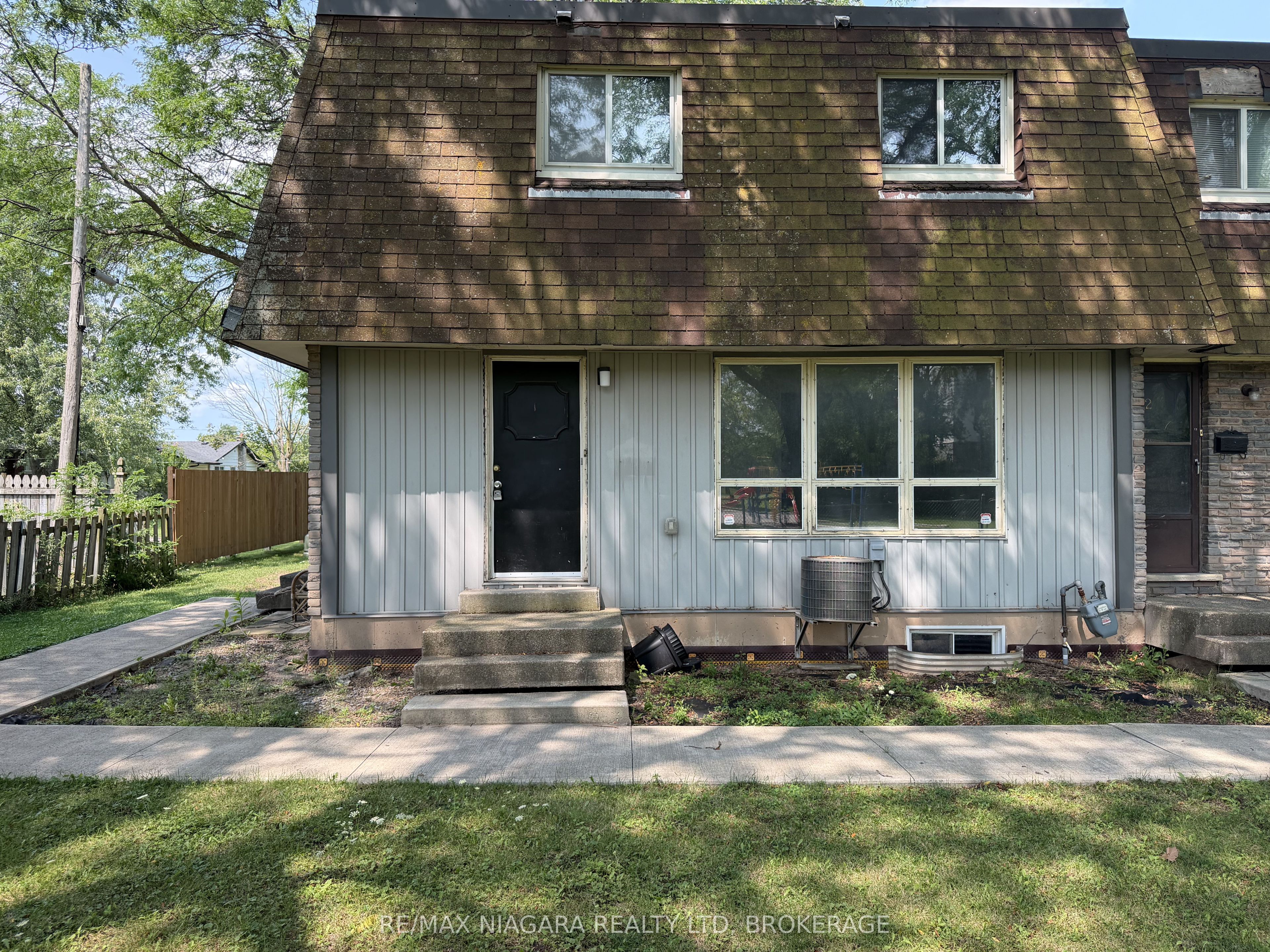 21 Woodlawn Road 1, Welland, On L3c 5y7