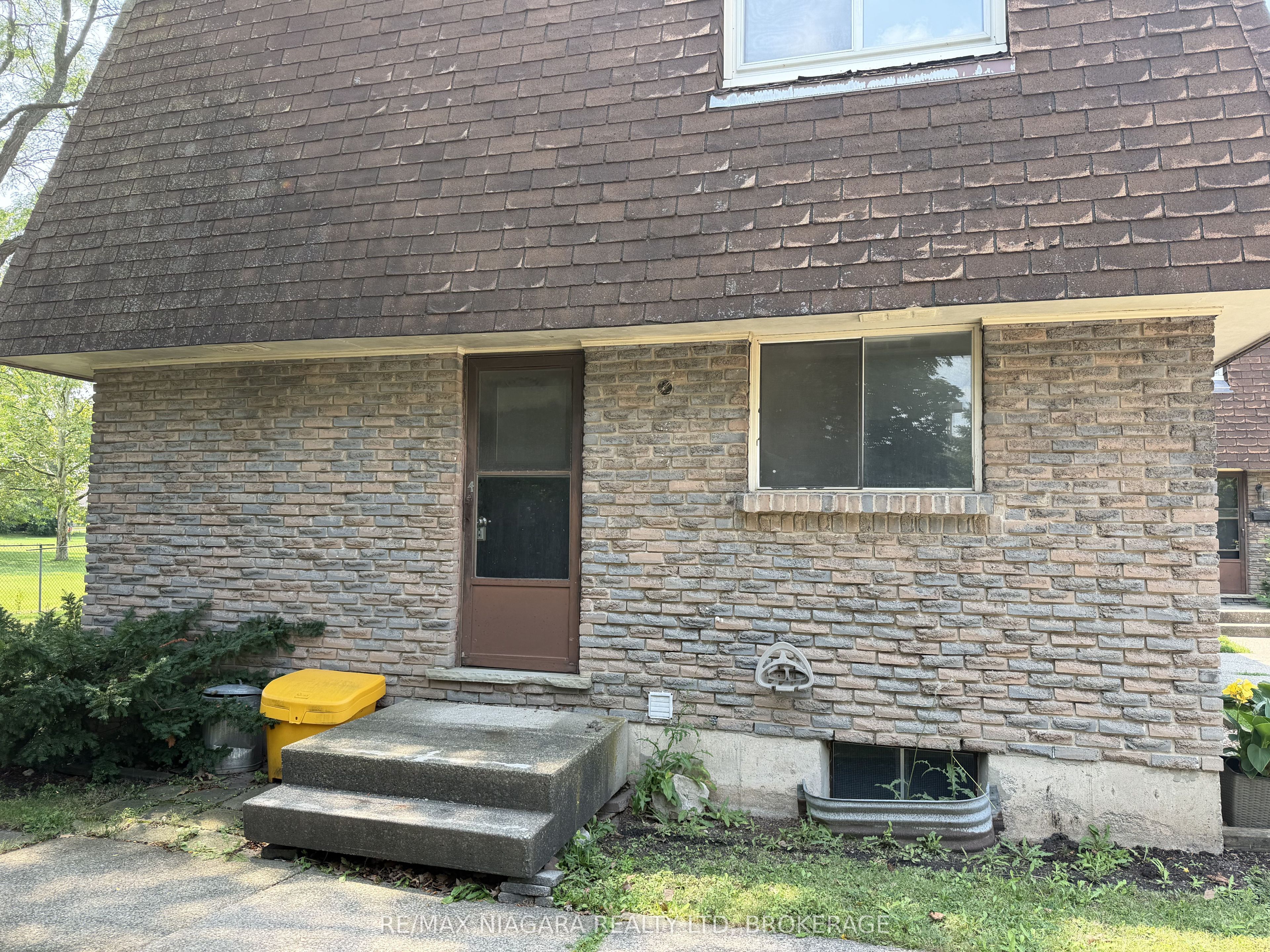 21 Woodlawn Road 4, Welland, On L3c 5y7