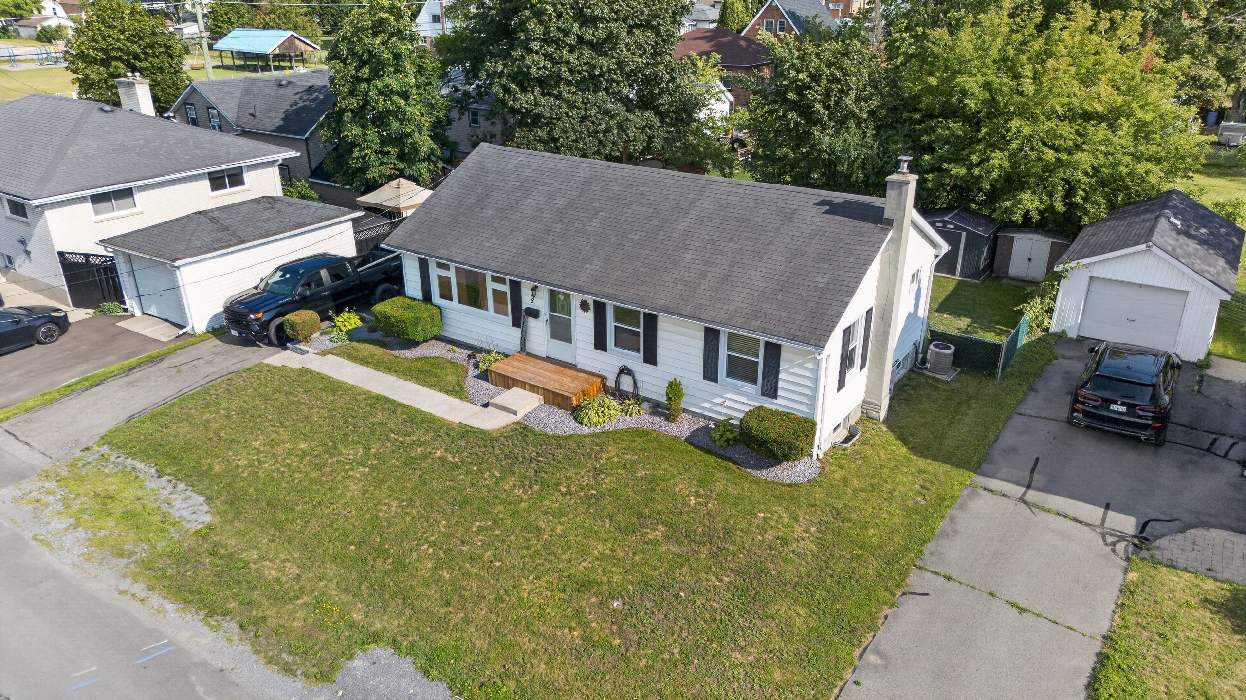 5 Wilkins Street, Belleville, On K8p 1p2