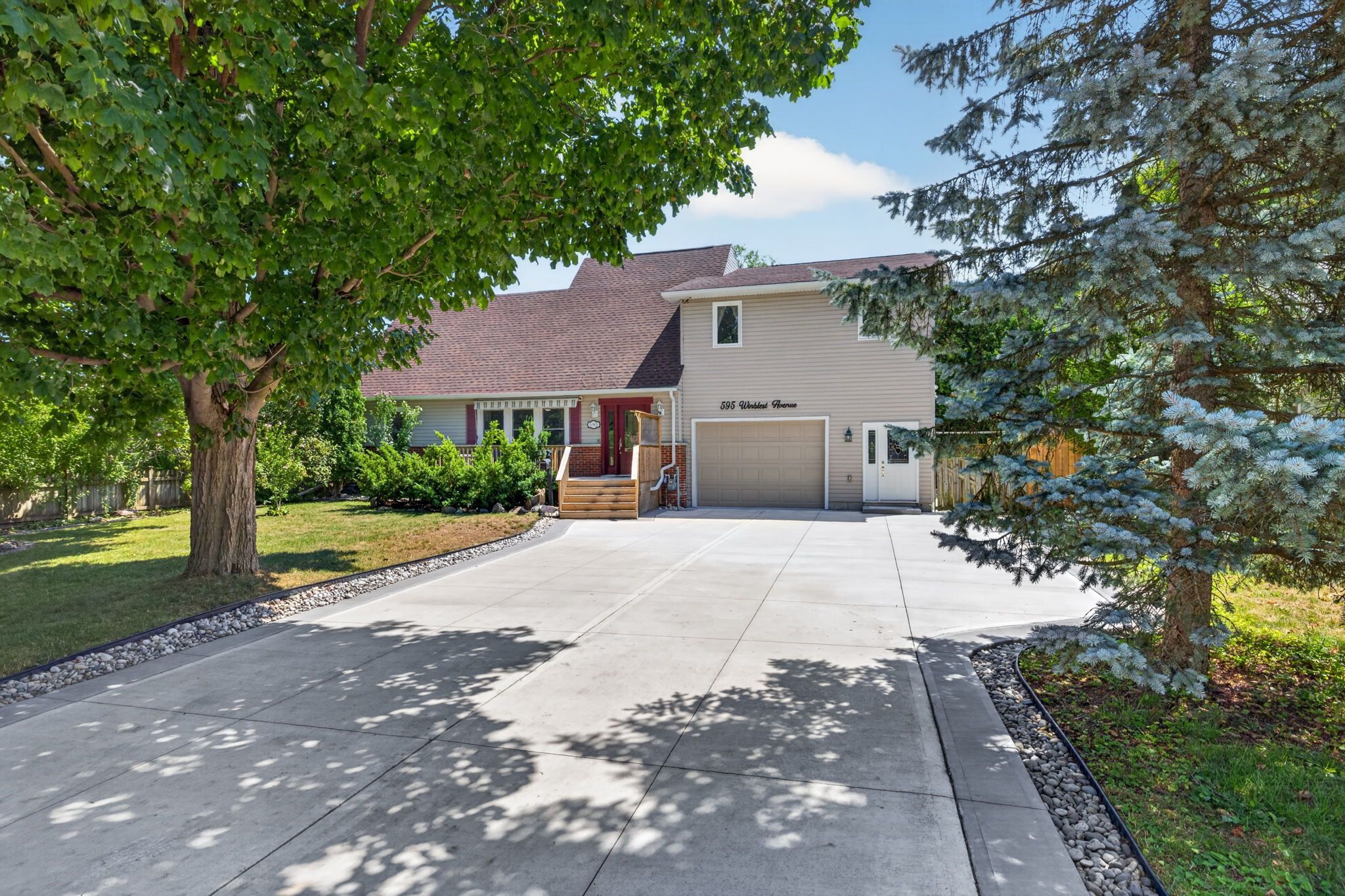595 Winblest Avenue, London South, On N6c 3c4