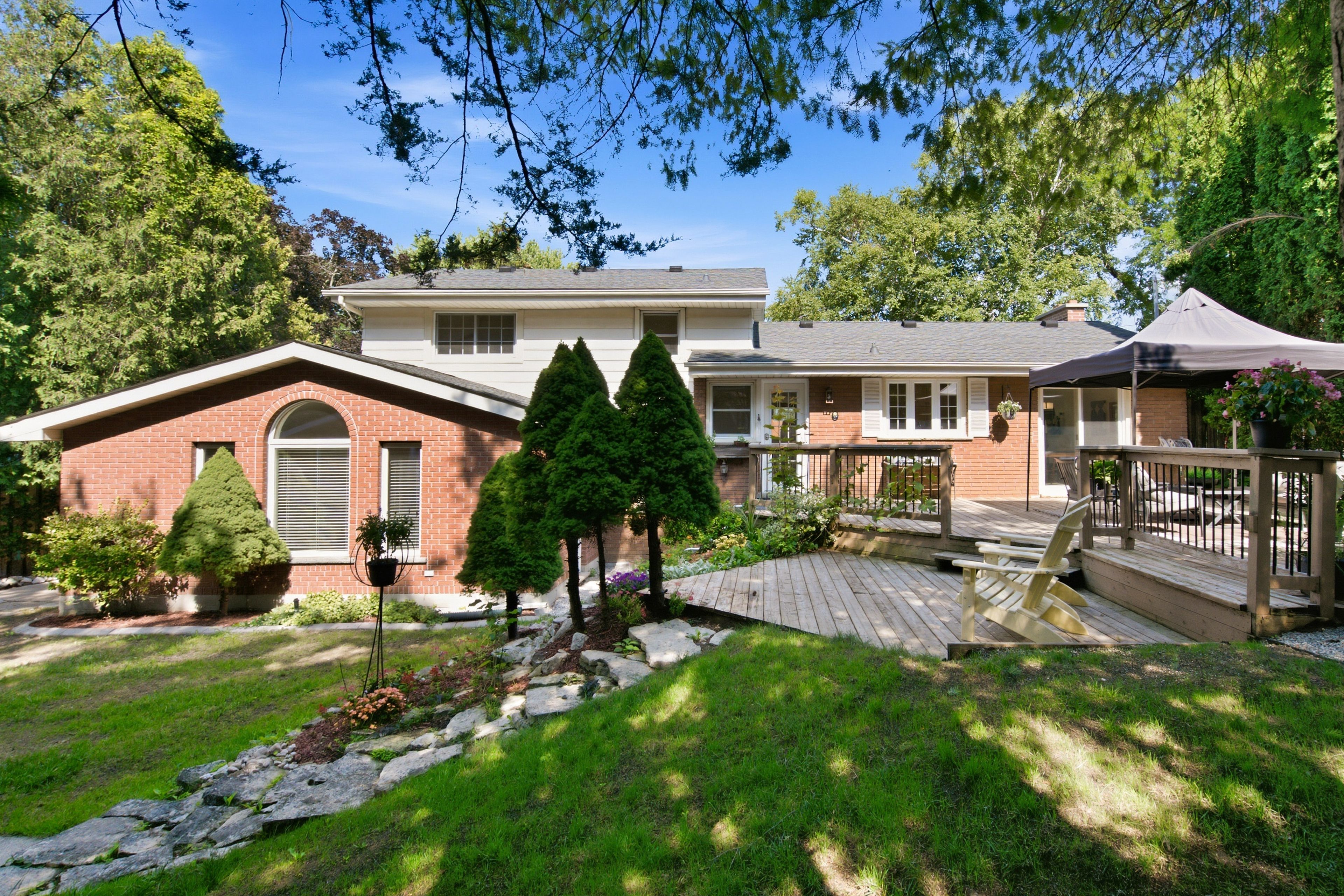 17 Lynndale Drive, Hamilton, On L9h 3l4