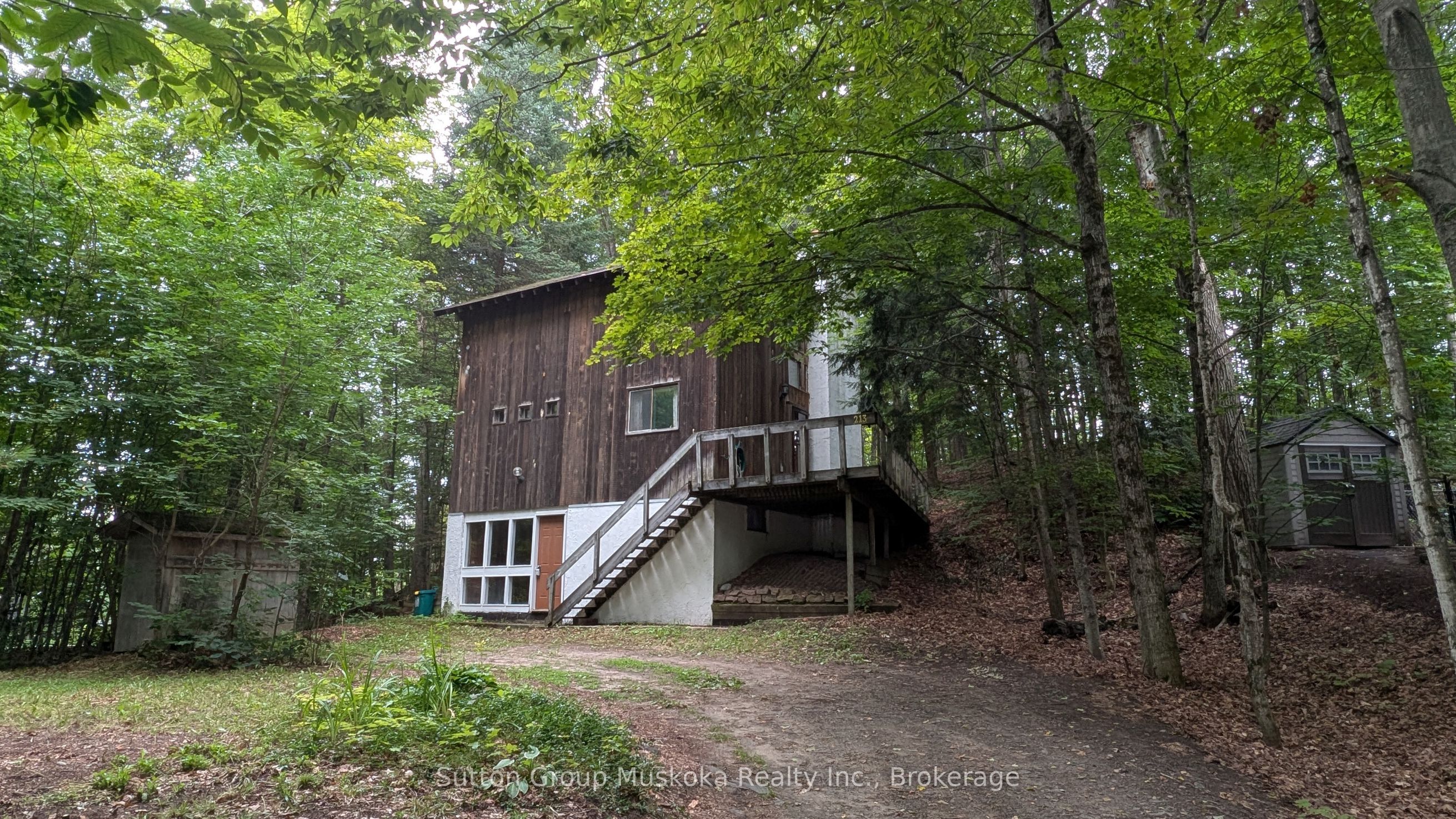 213 Woodland Drive, Huntsville, On P1h 1a7