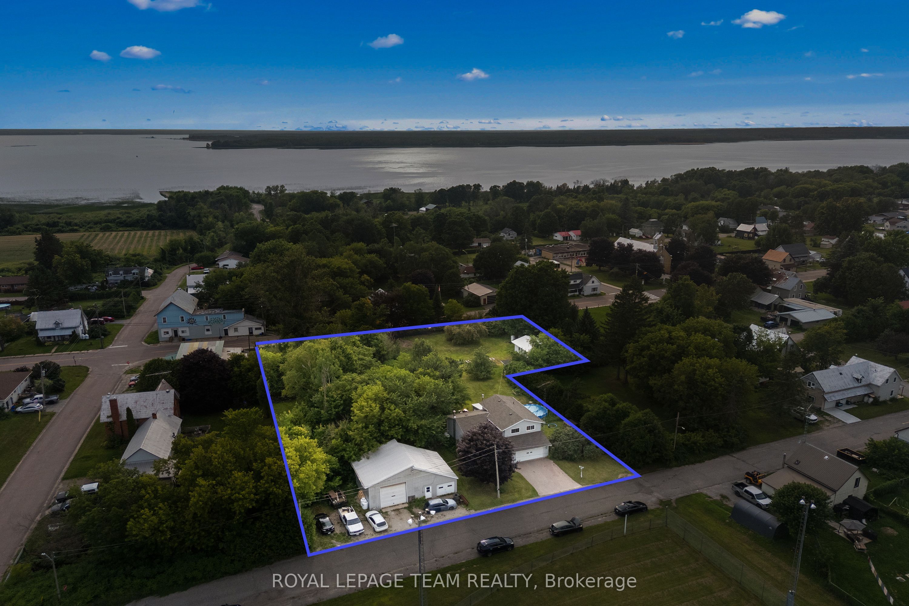 1315 Jessie Street, Whitewater Region, On K0j 2l0