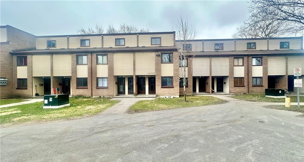 1200 Courtland Avenue E 9, Kitchener, On N2c 1k7