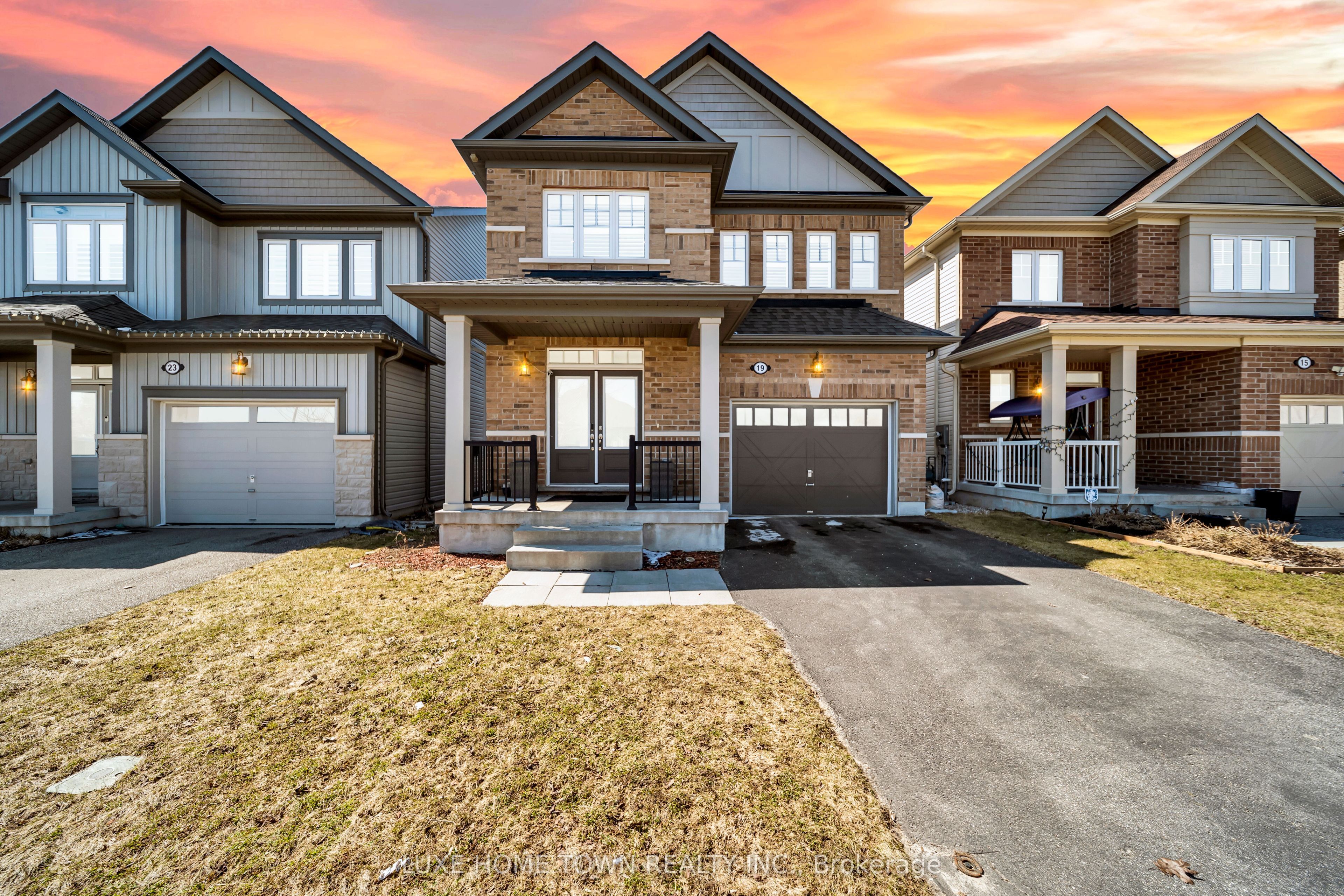 19 Findlay Way, Centre Wellington, On N1m 0a4