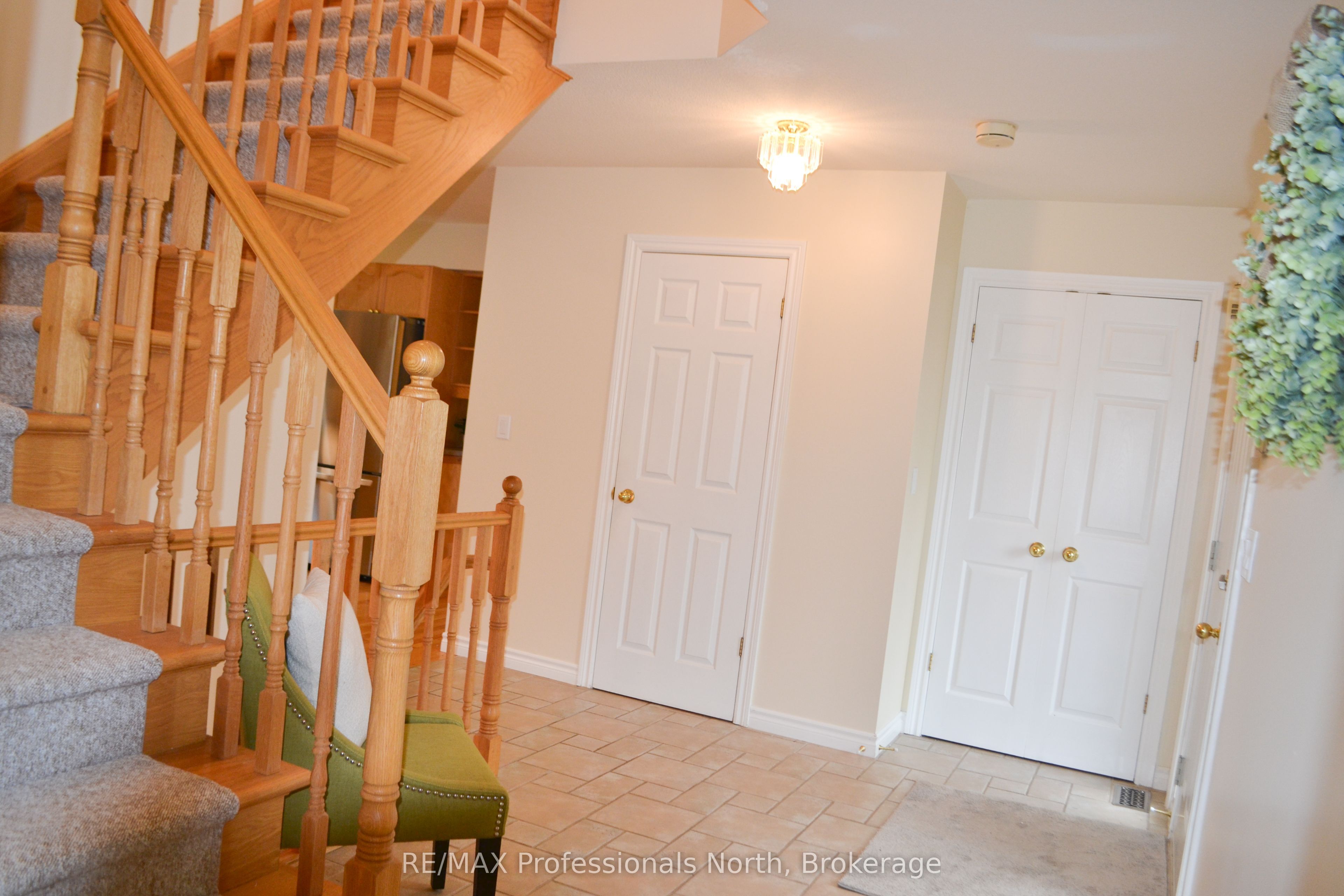 18 Heritage Crescent, Huntsville, On P1h 1s9
