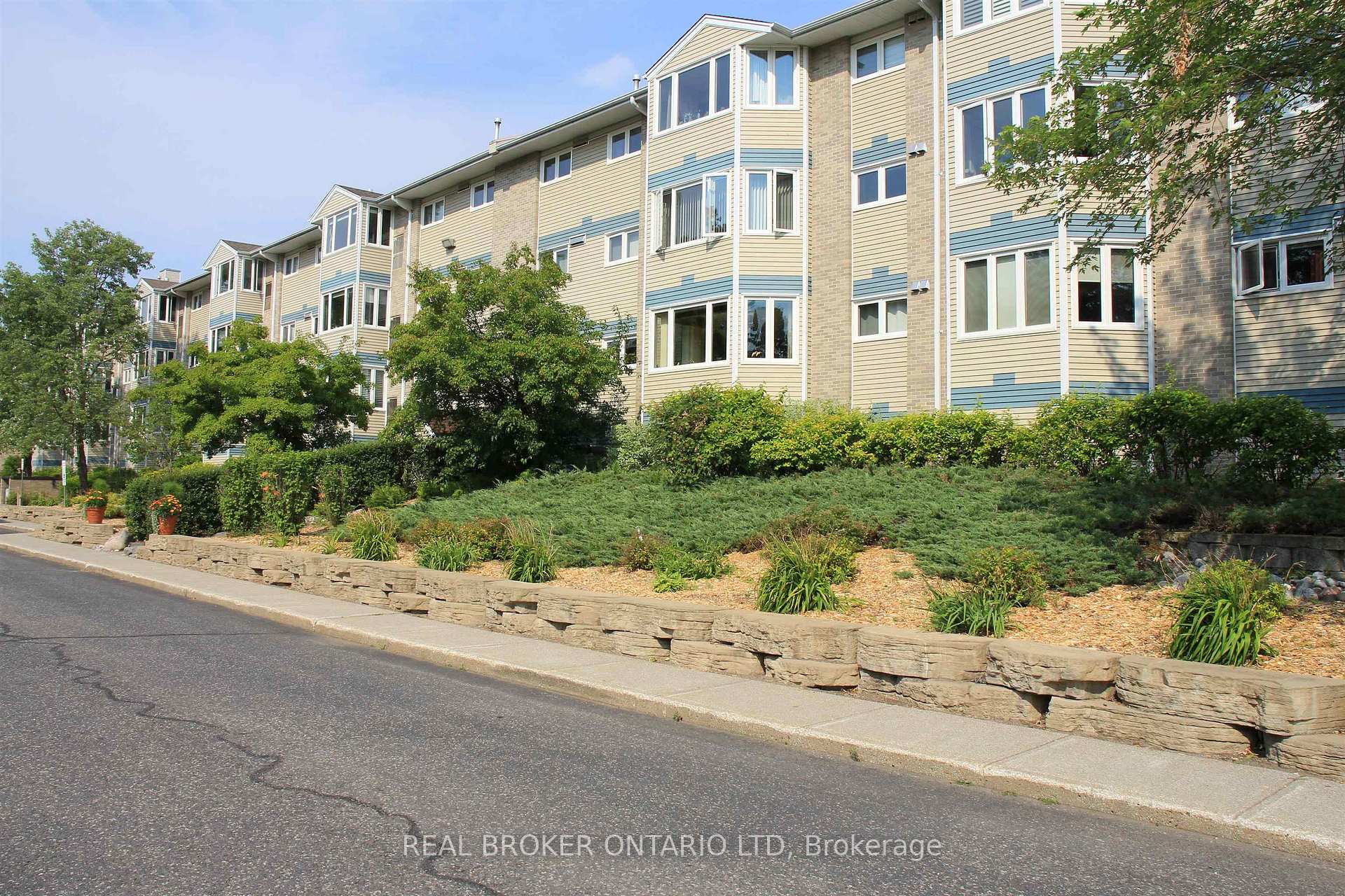 500 Toledo Street 320, Thunder Bay, On P7a 8a8