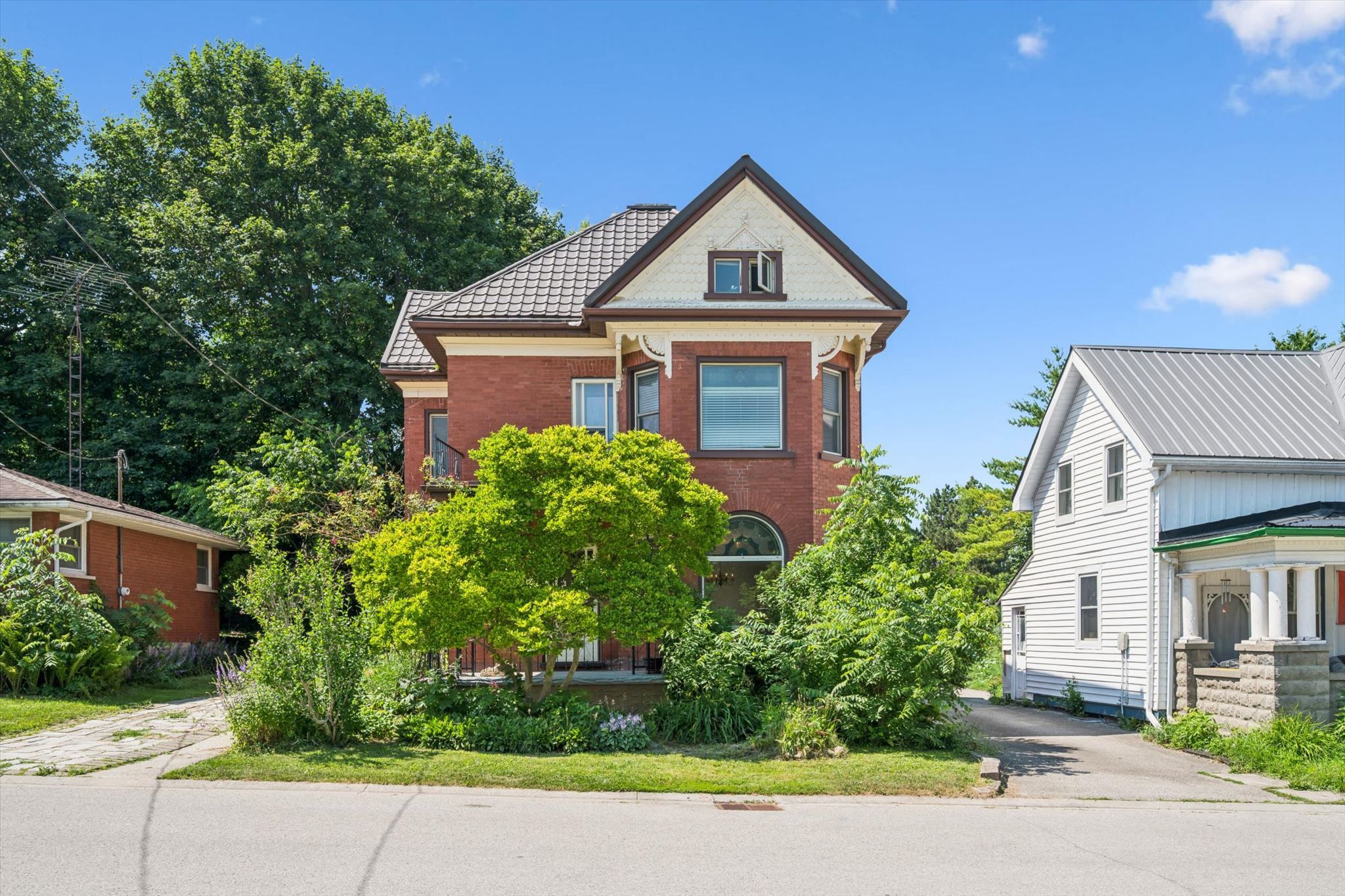 5 West Street, Perth East, On N0k 1m0