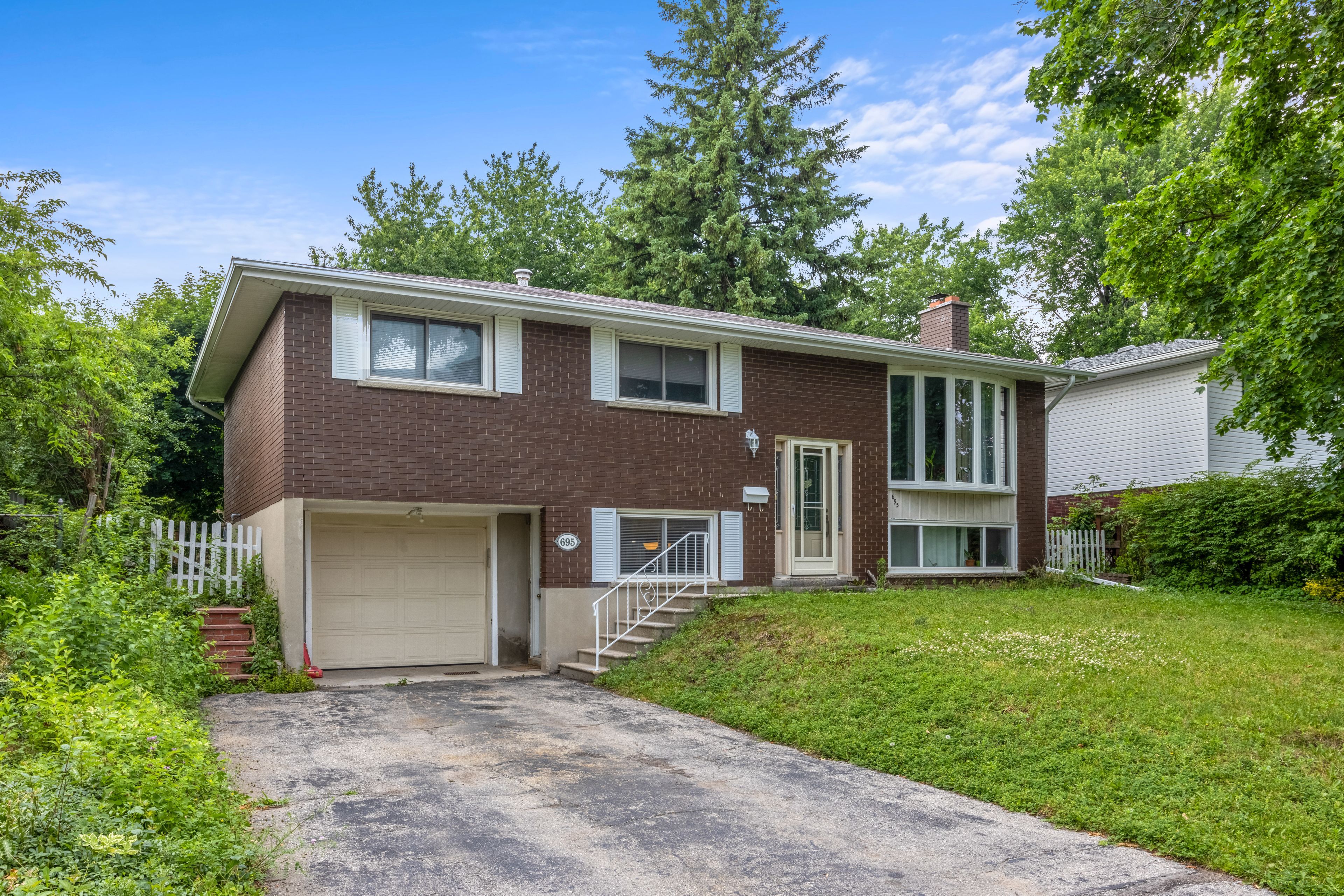 695 Glen Forrest Boulevard Upper, Waterloo, On N2l 4k7