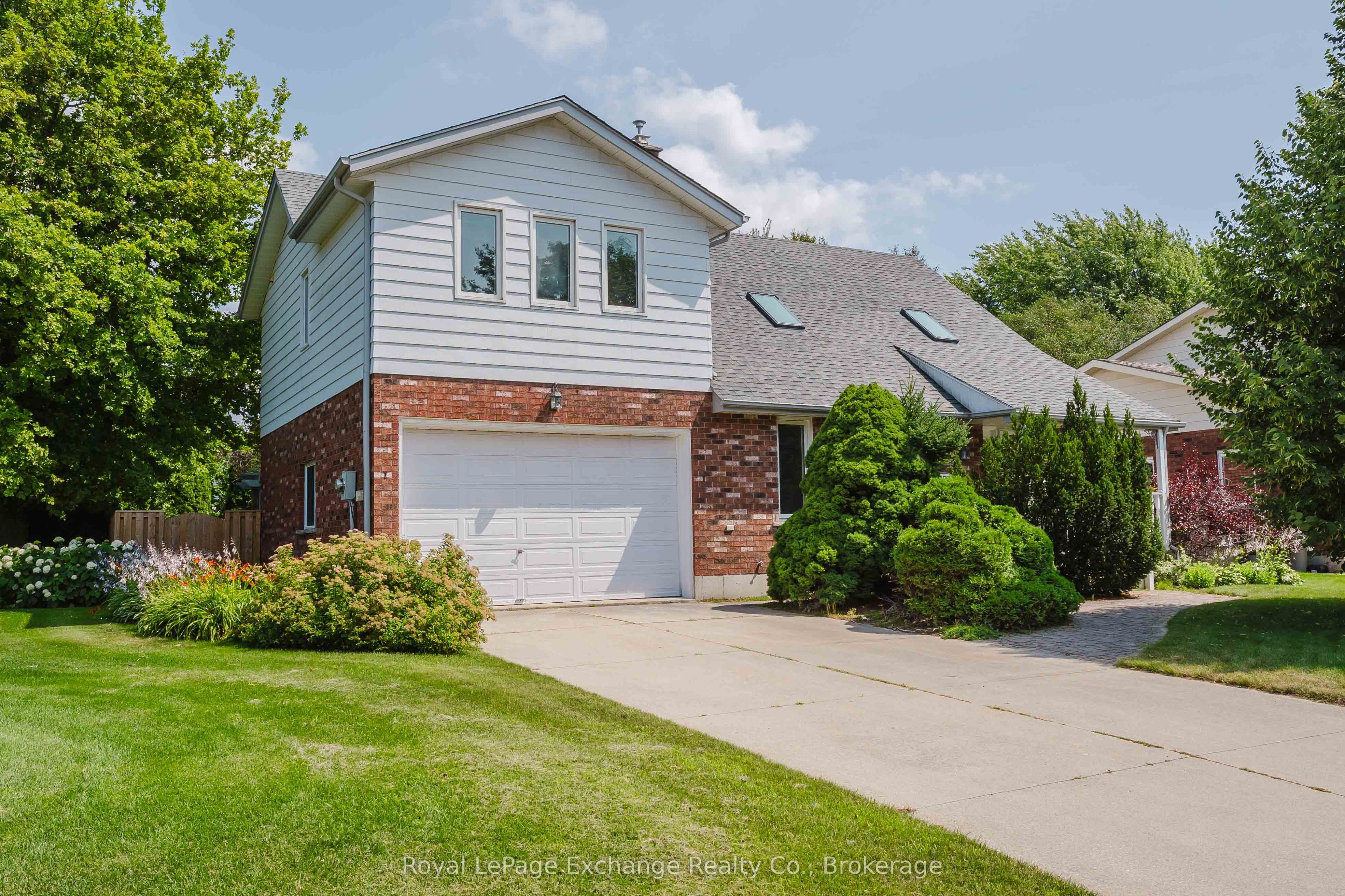 953 Parkwood Drive, Saugeen Shores, On N0h 2c2