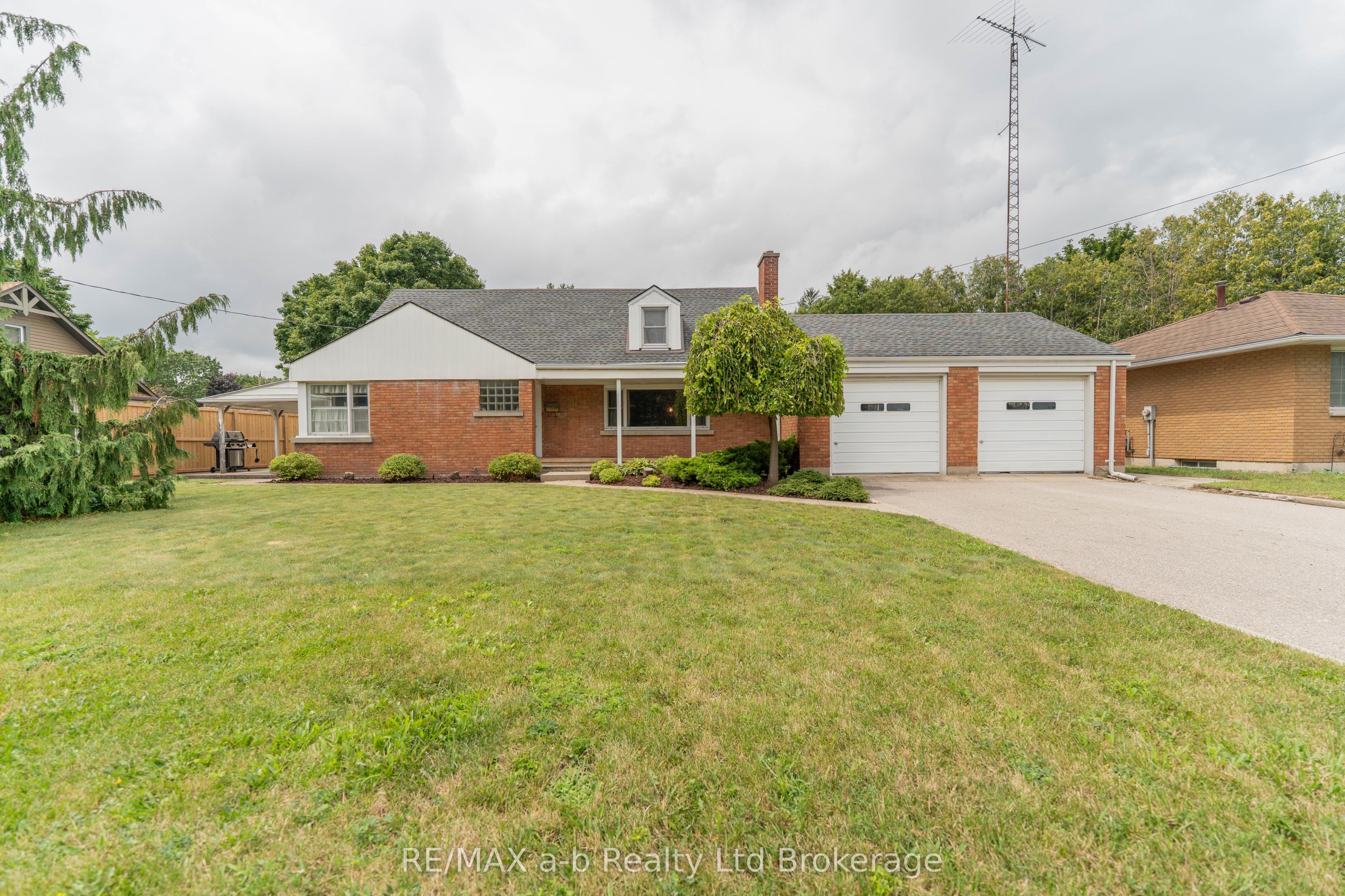 81 Vienna Road, Tillsonburg, On N4g 3c9