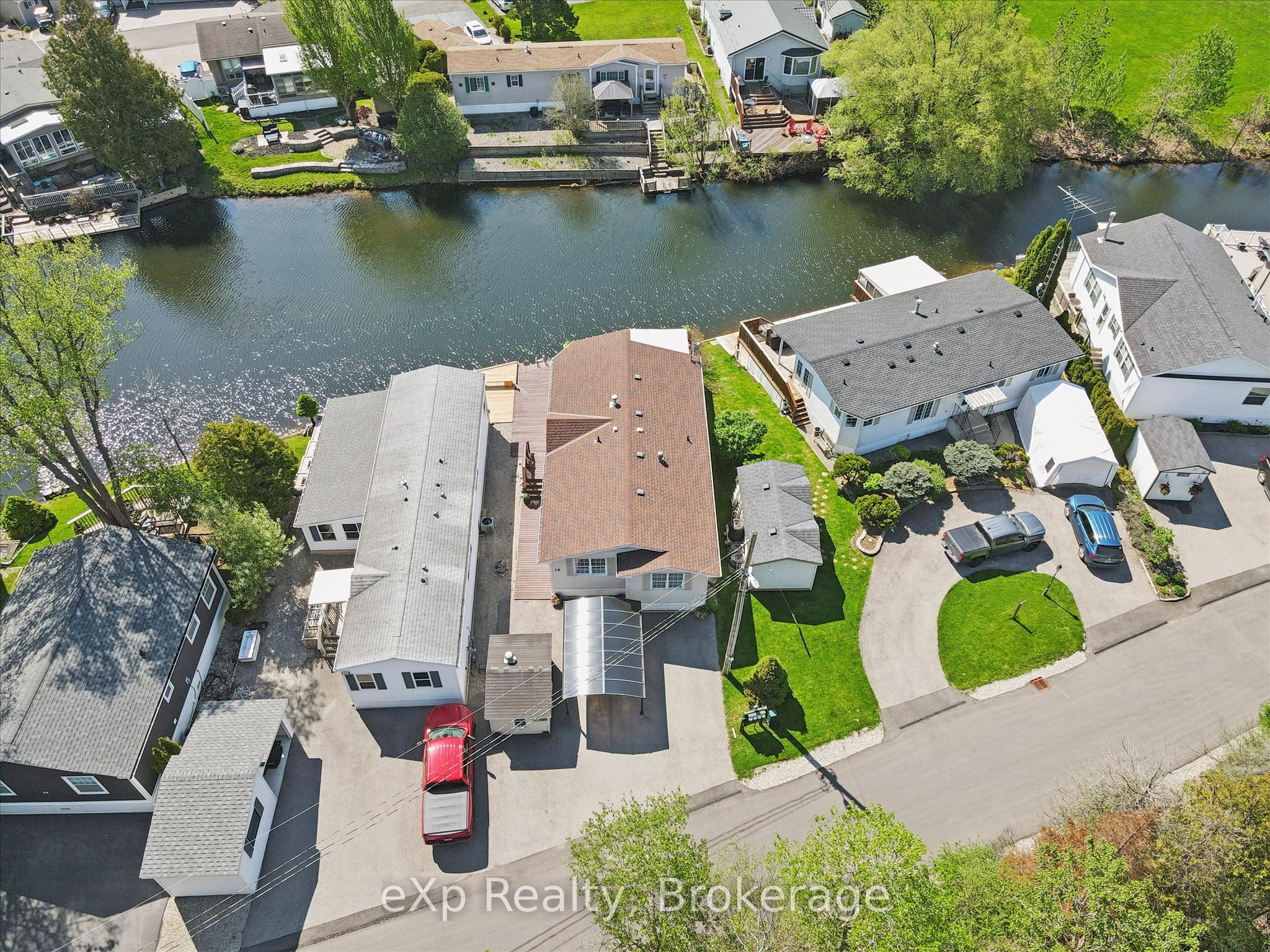 18 Jasper Heights Private, Puslinch, On N0b 2c0