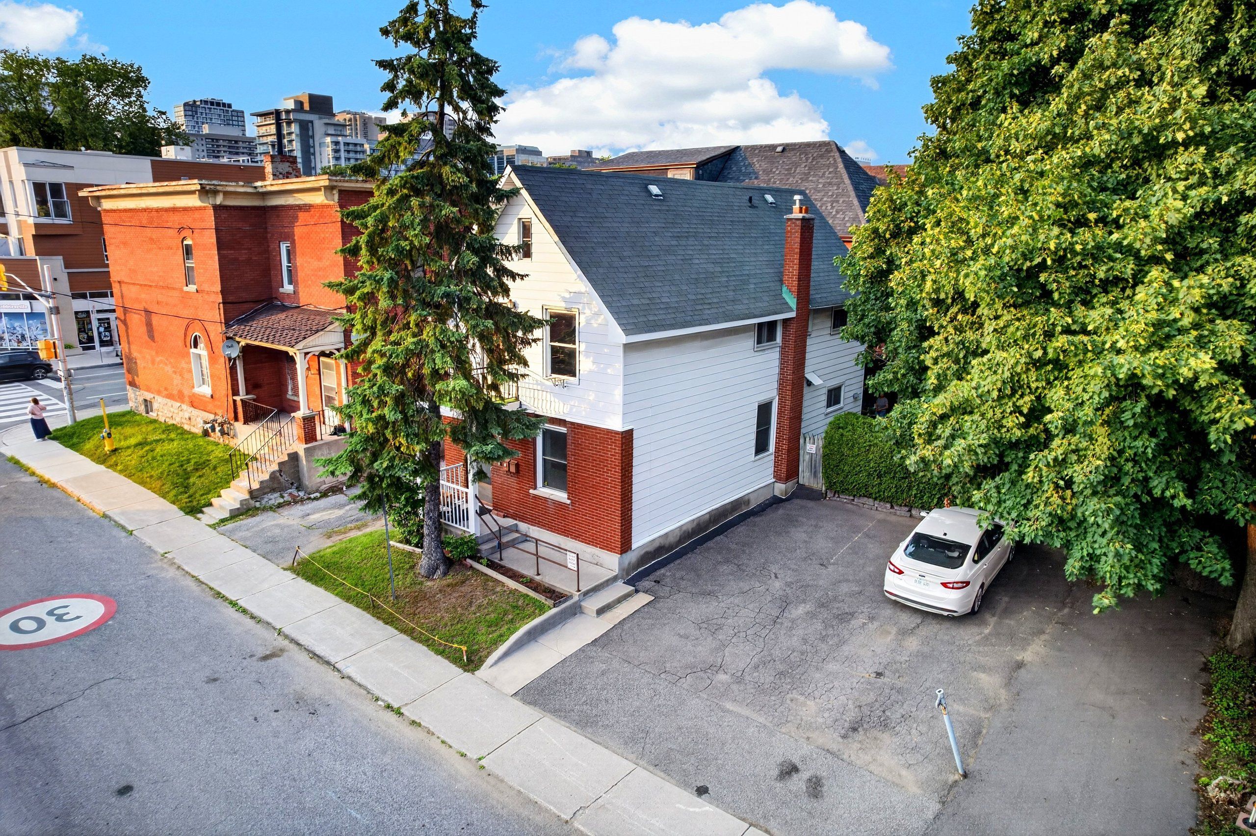 141 Percy Street, Ottawa Centre, On K1r 6c8