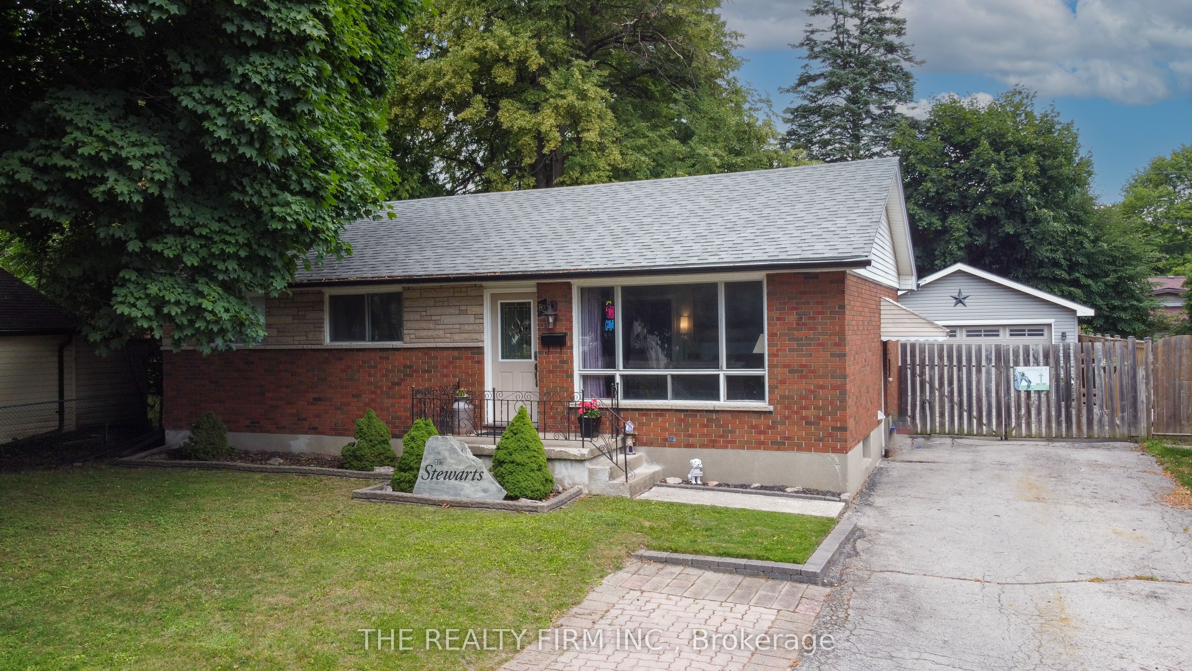 82 Langton Road, London East, On N5v 2m1