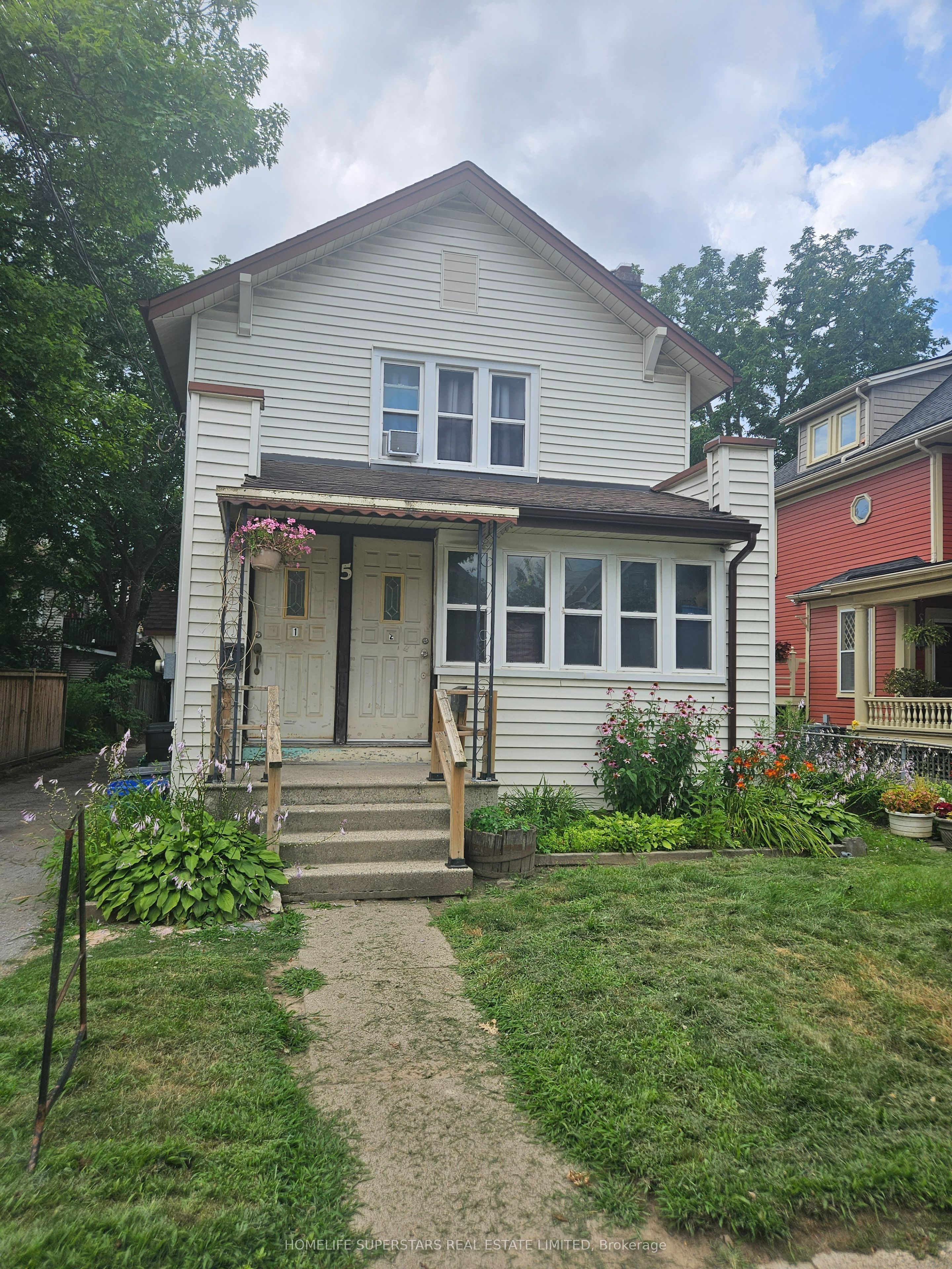 5 Thomas Street, St. Catharines, On L2r 6l7