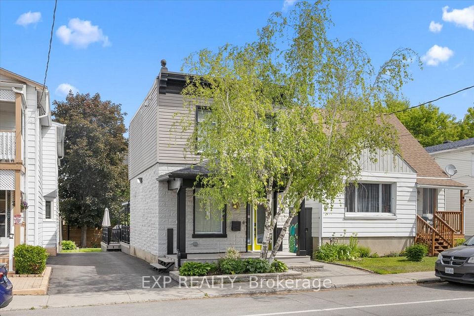 185 Deschamps Avenue, Vanier And Kingsview Park, On K1l 5z3