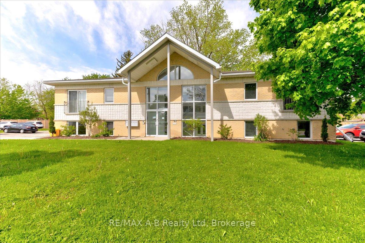 100 Gordon Street 204, Stratford, On N5a 7t8