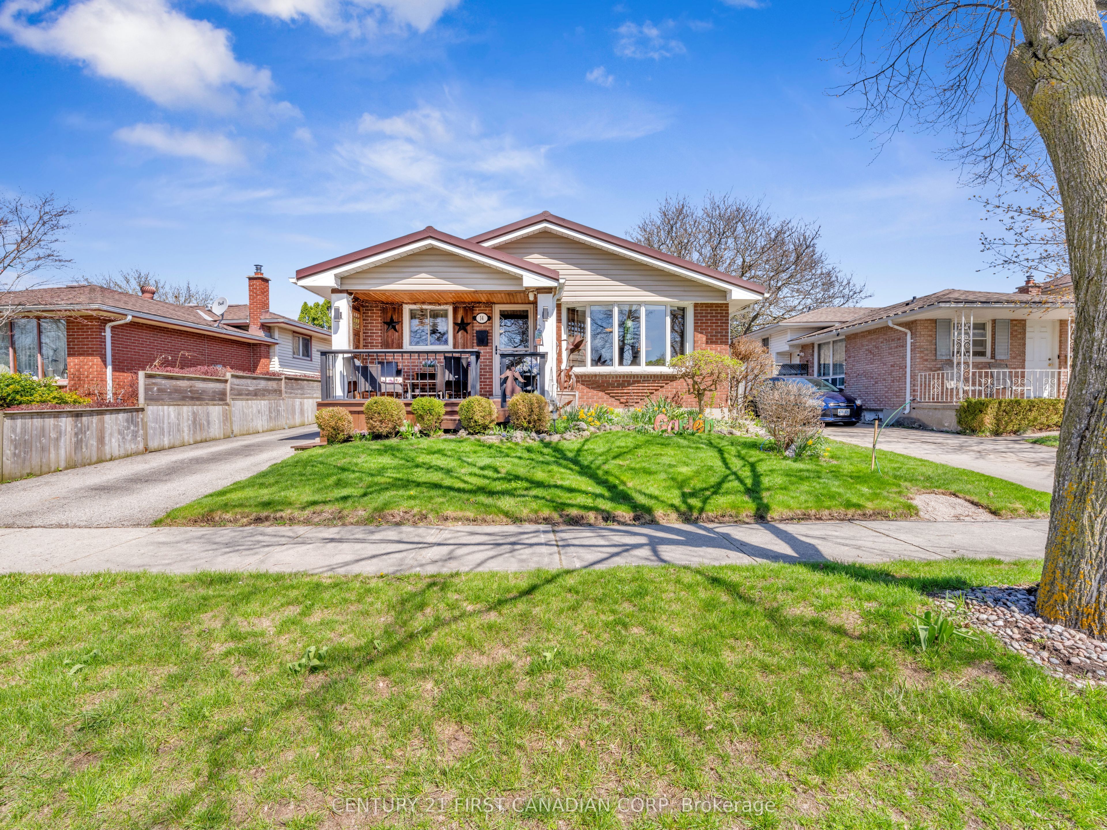 14 Alayne Crescent, London South, On N6e 2a3