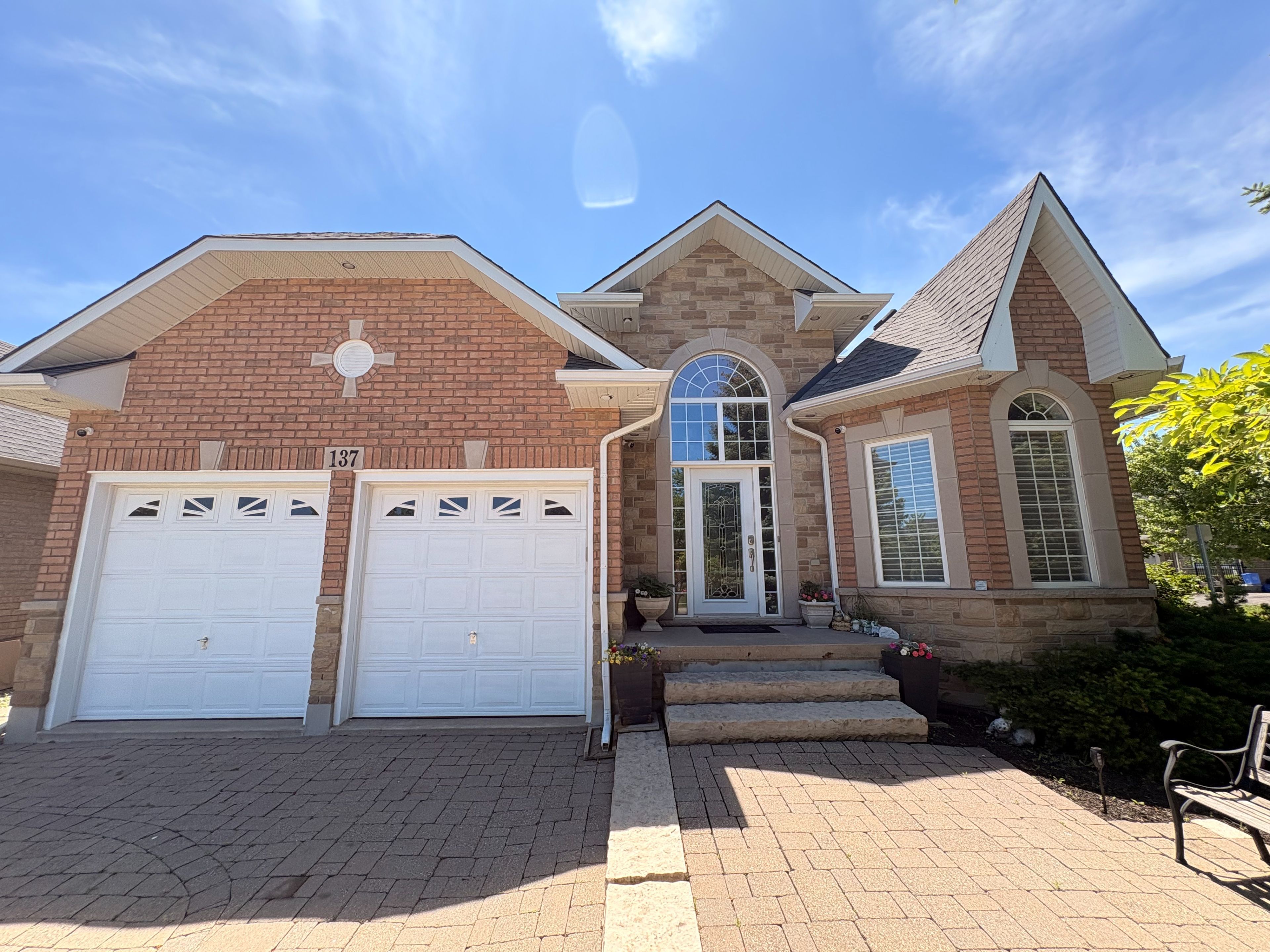 137 Pinehill Drive, Hamilton, On L0r 1p0