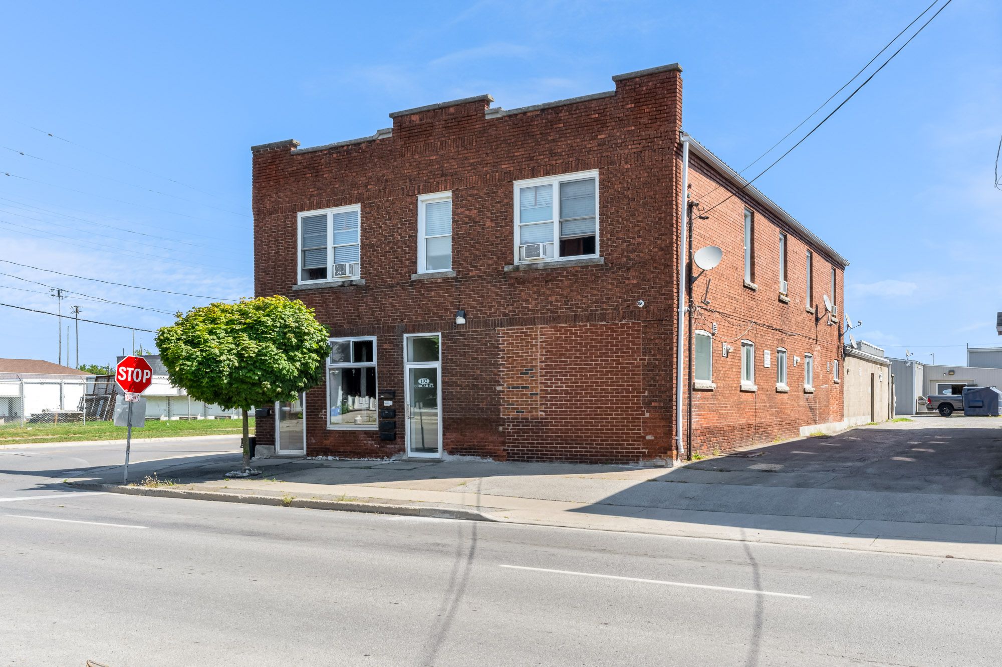 192 Burgar Street, Welland, On L3b 2t4