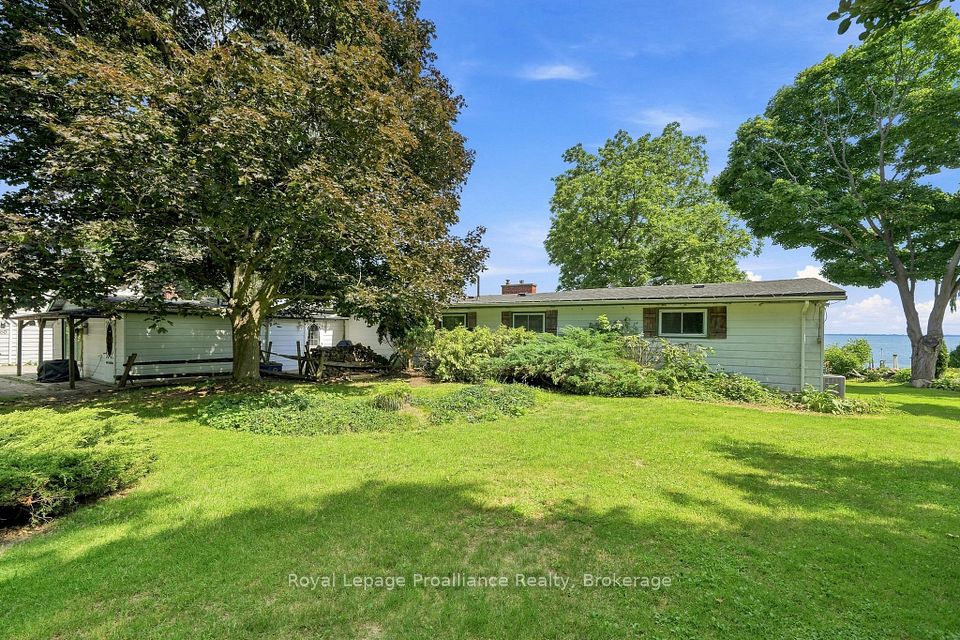 58 Bentons Lane, Prince Edward County, On K0k 2p0